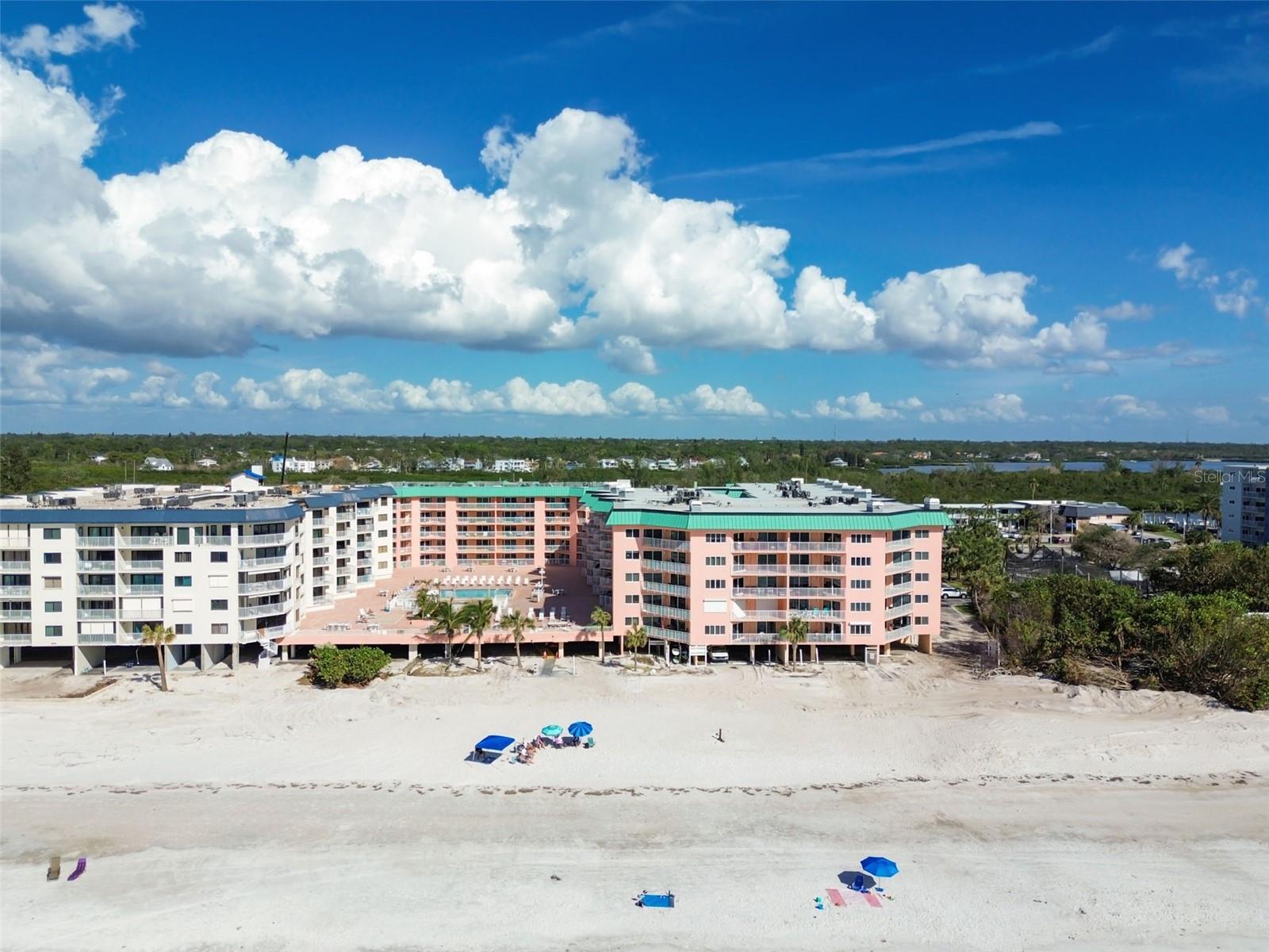 Image 37 of 54 For 18400 Gulf Boulevard 1301