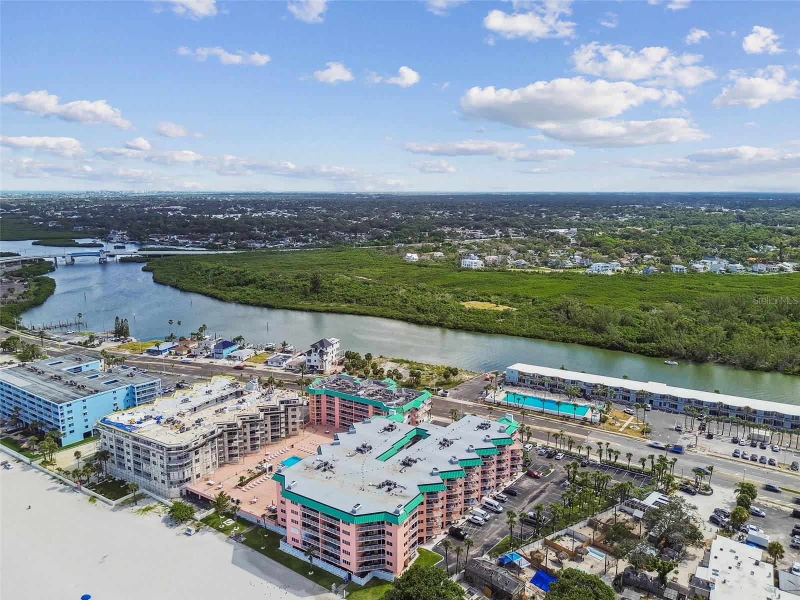 Image 44 of 54 For 18400 Gulf Boulevard 1301