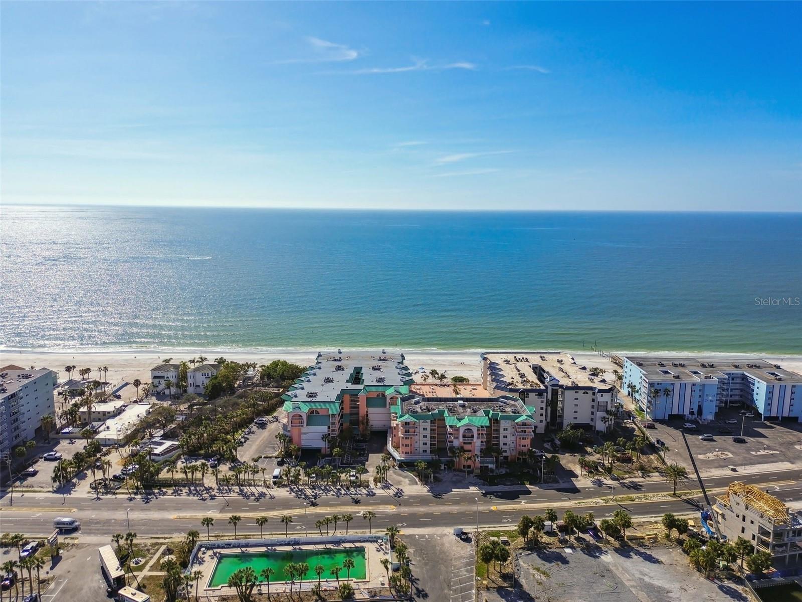 Image 47 of 54 For 18400 Gulf Boulevard 1301