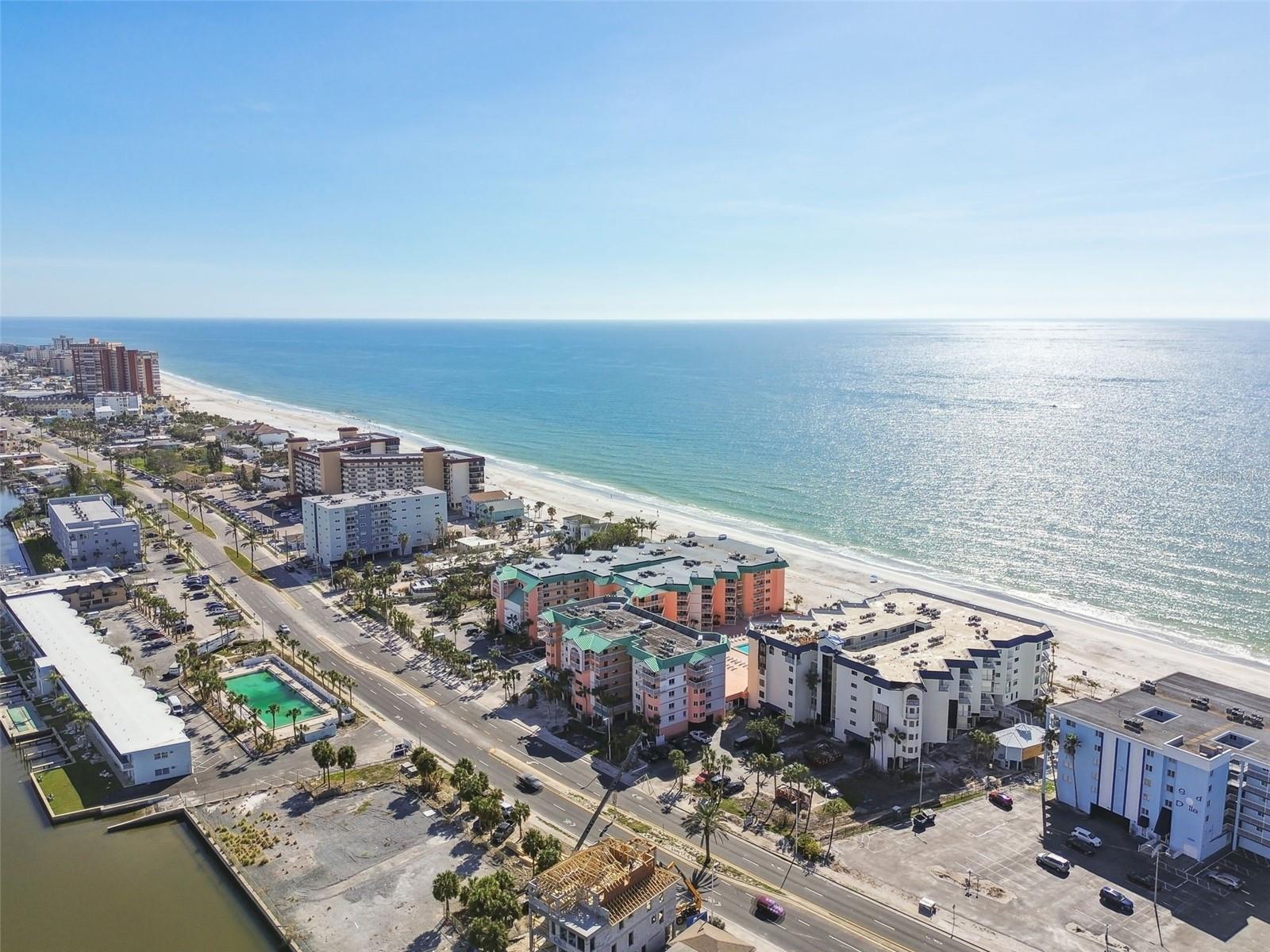 Image 48 of 54 For 18400 Gulf Boulevard 1301