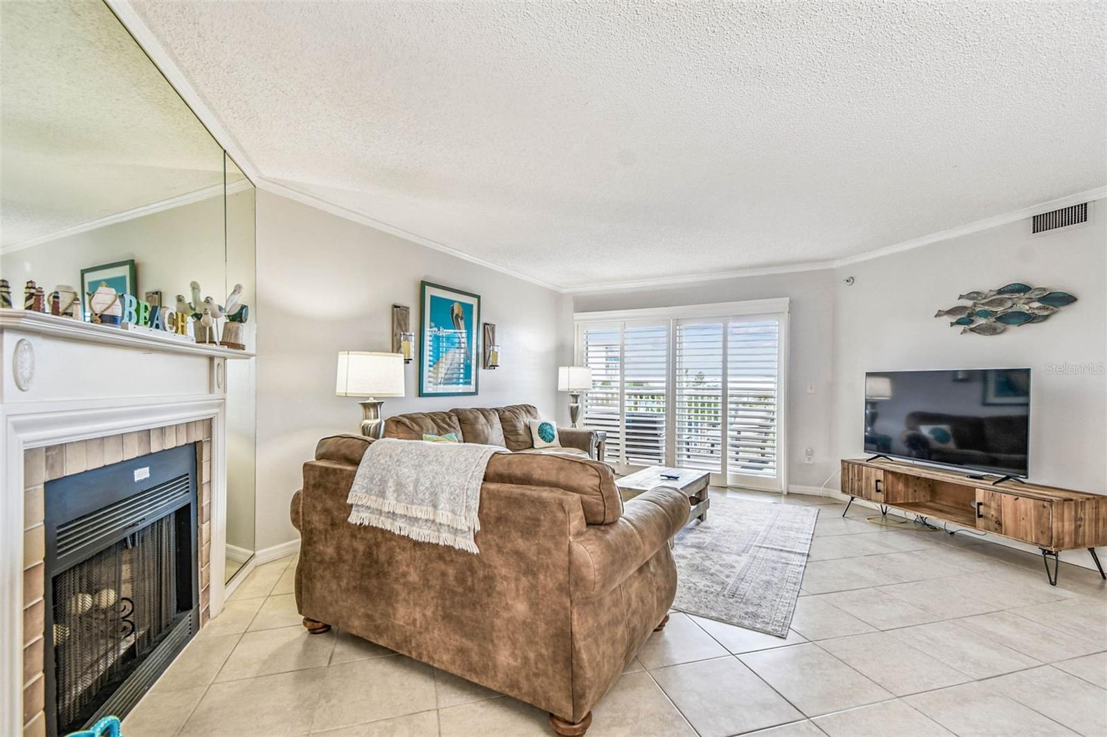 Image 7 of 54 For 18400 Gulf Boulevard 1301