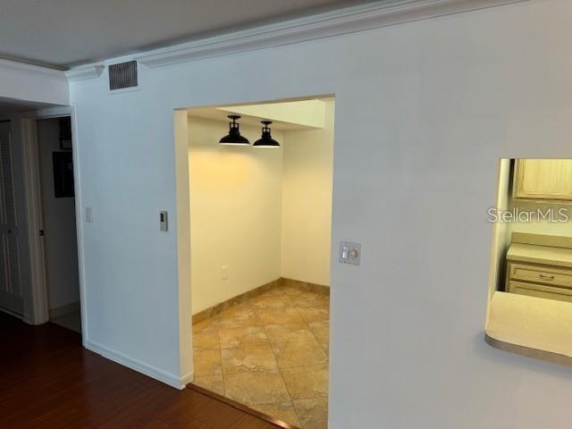 Image 8 of 16 For 1261 Pine Ridge Circle W E2