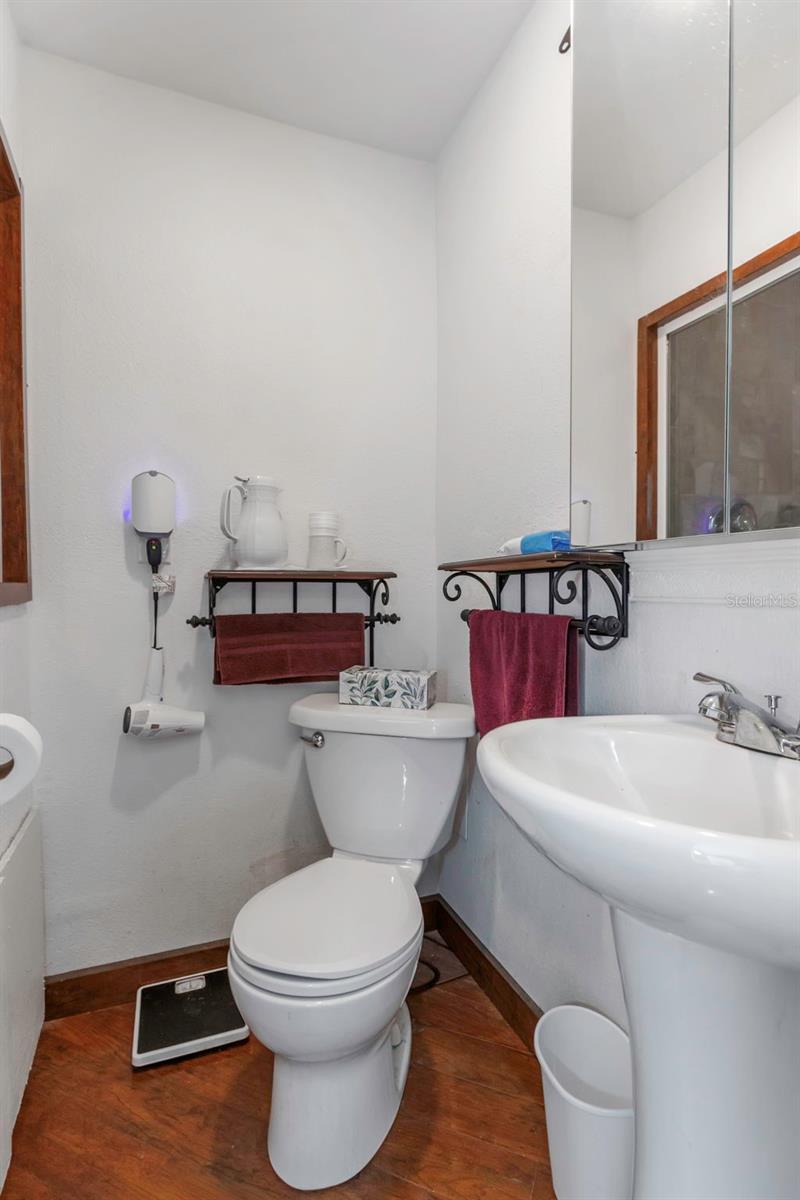 Image 10 of 80 For 17500 Marsh Road