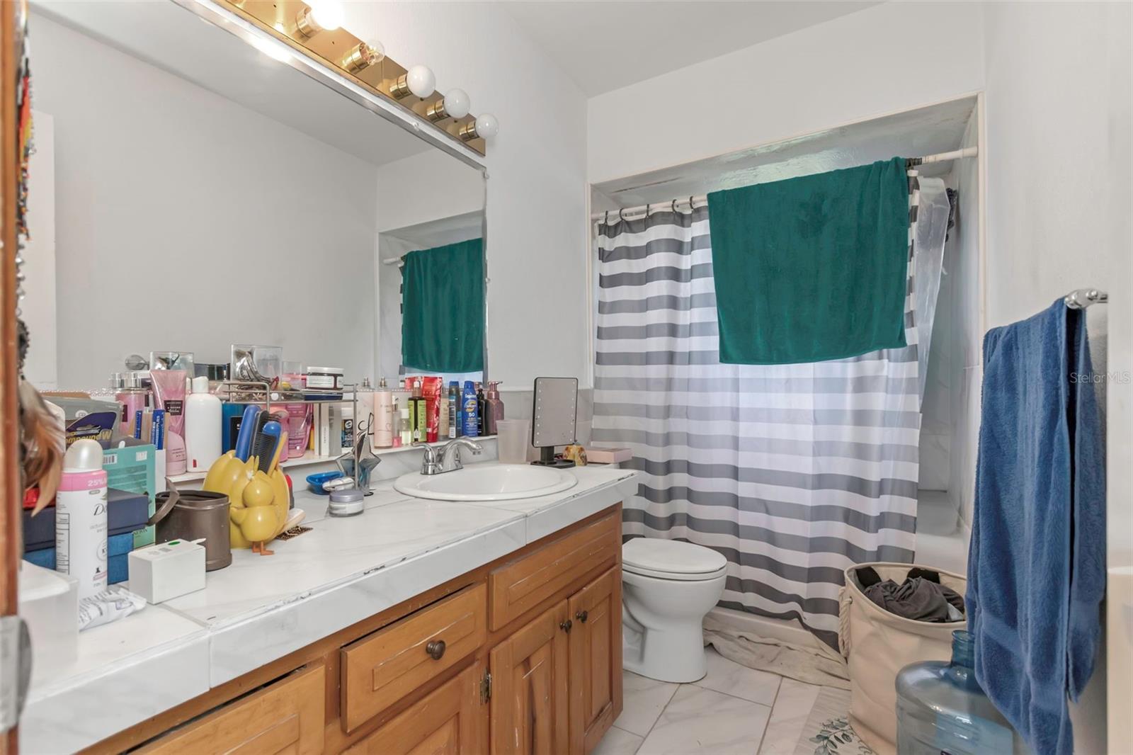 Image 14 of 80 For 17500 Marsh Road