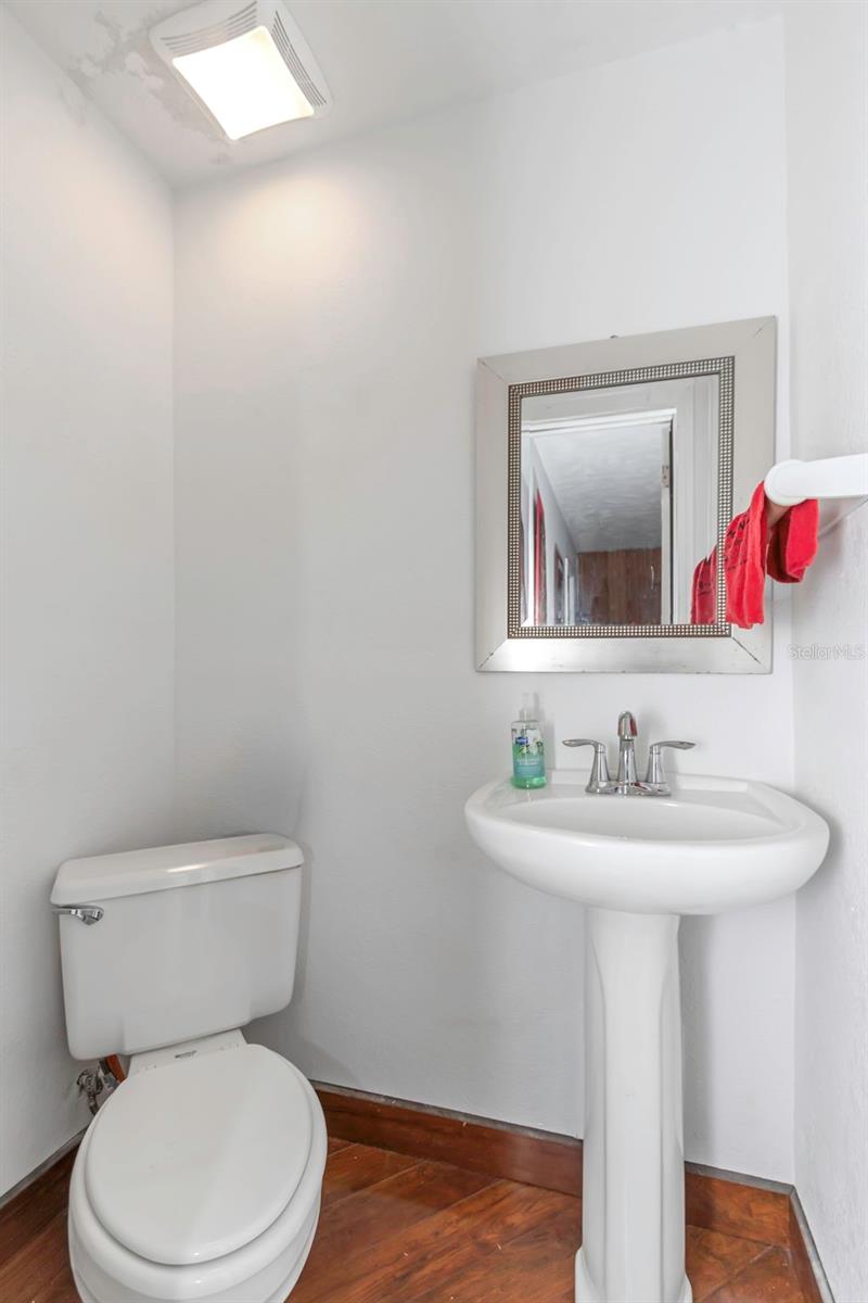 Image 21 of 80 For 17500 Marsh Road