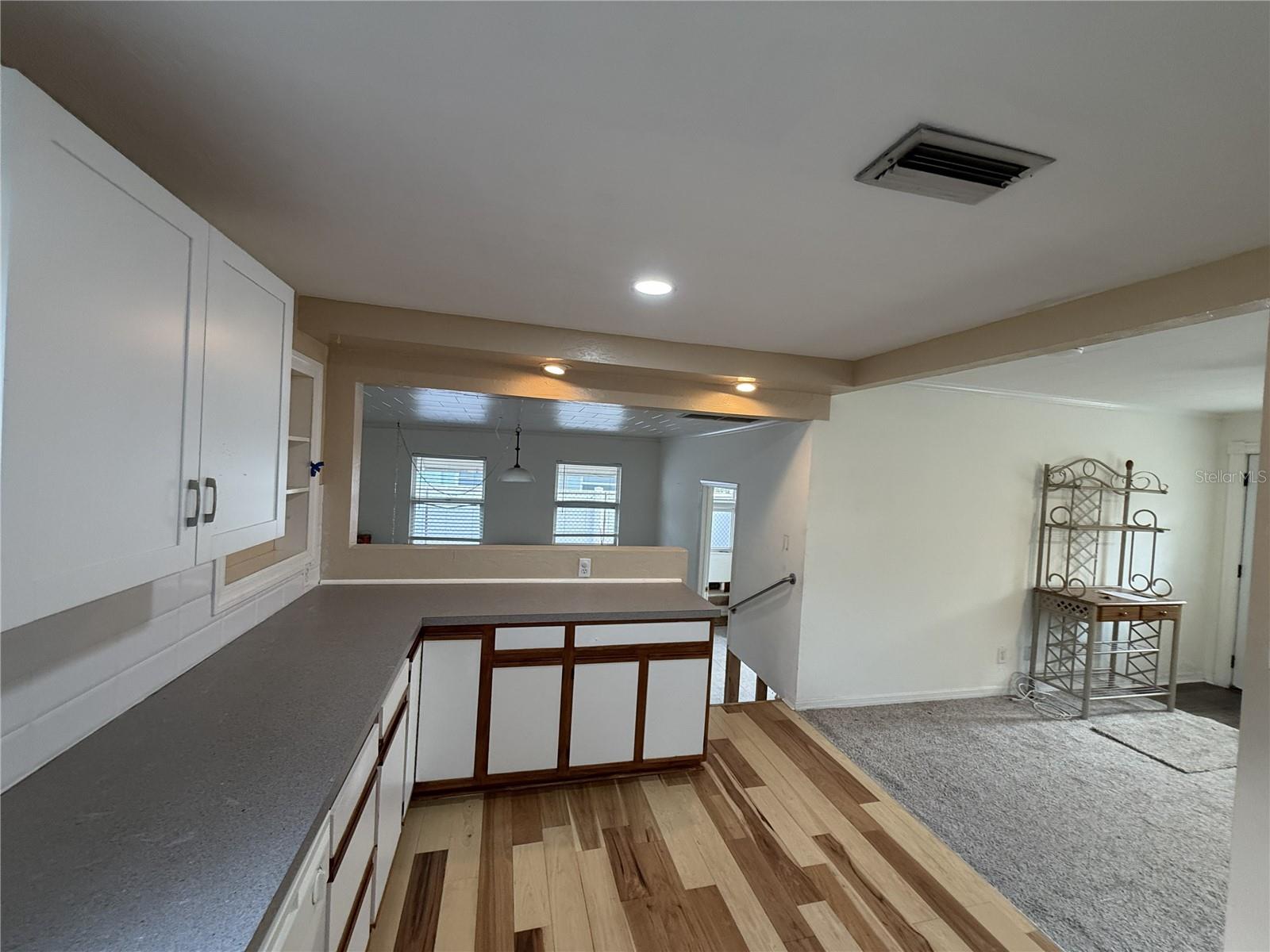 Image 10 of 22 For 425 40th Avenue Ne