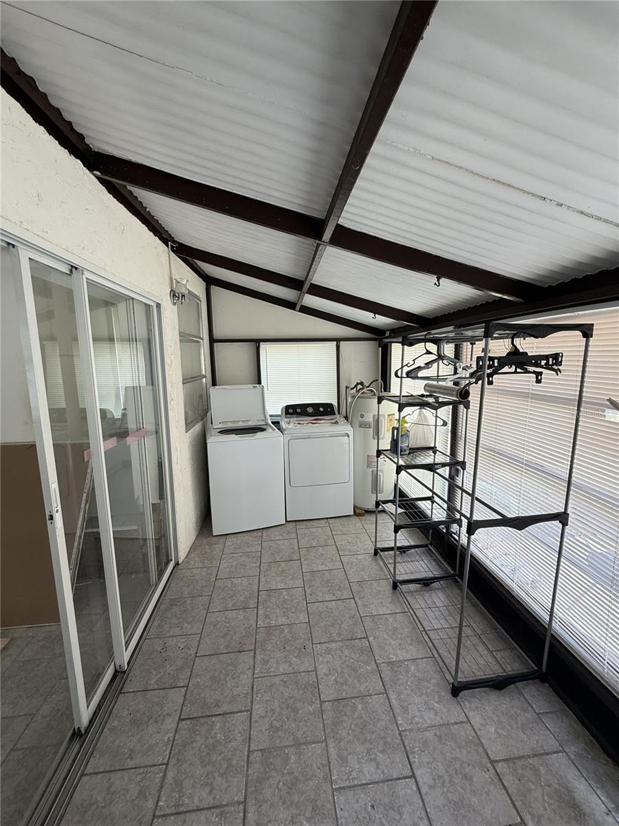 Image 18 of 22 For 425 40th Avenue Ne