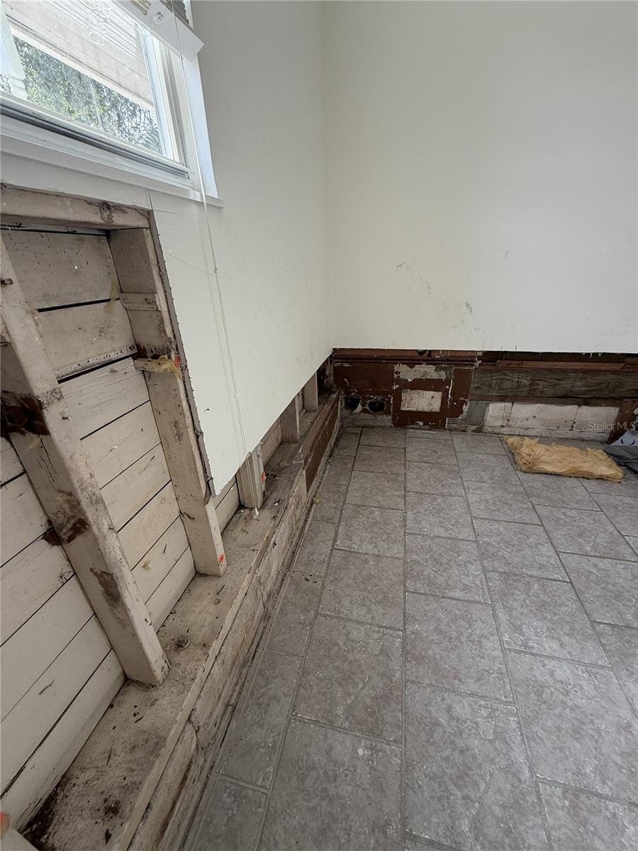 Image 19 of 22 For 425 40th Avenue Ne