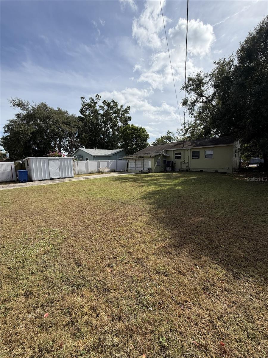 Image 7 of 22 For 425 40th Avenue Ne