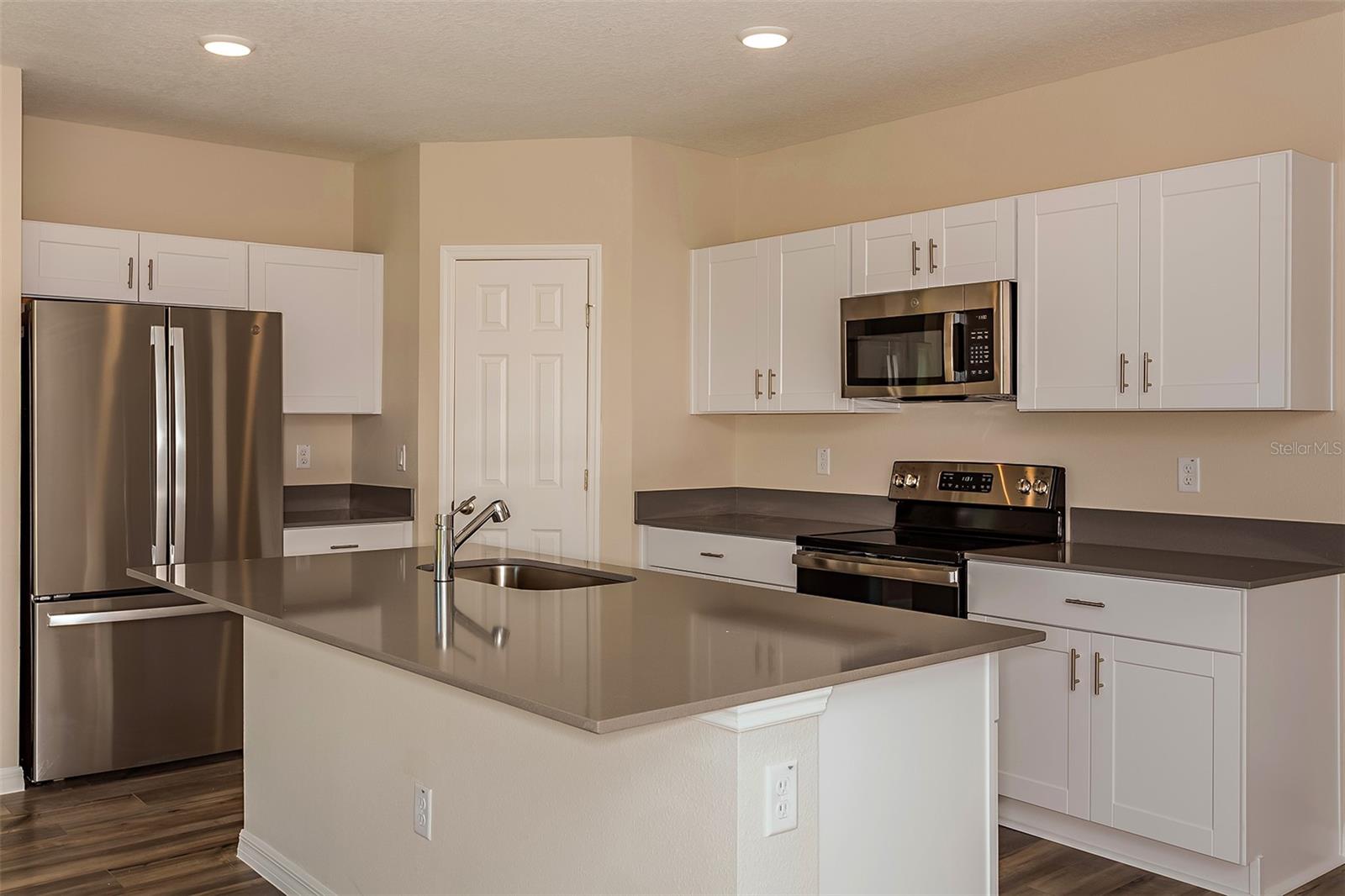 Image 2 of 21 For 4142 Gerbera Daisy Avenue