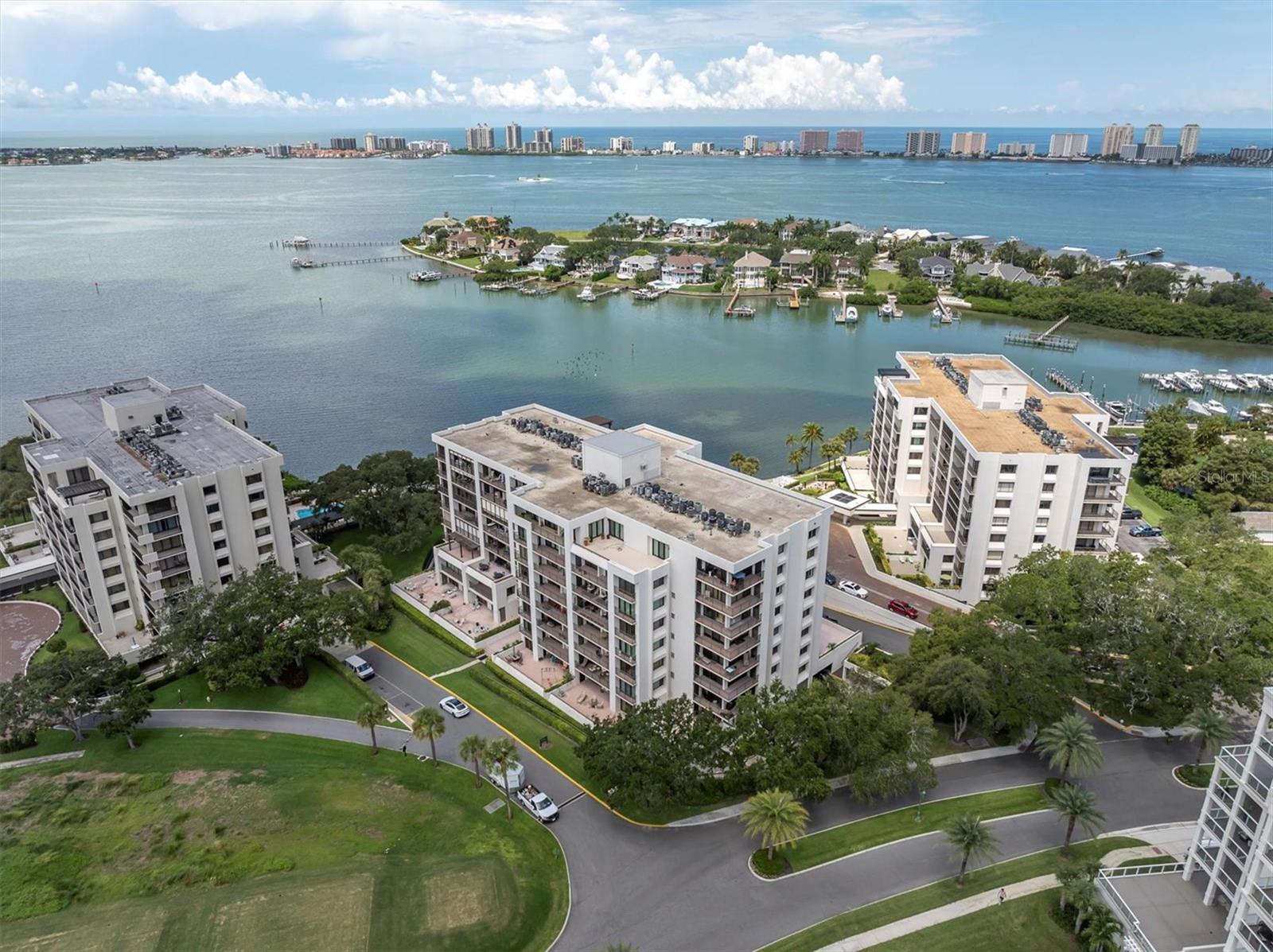 Image 2 of 46 For 6 Belleview Boulevard 706