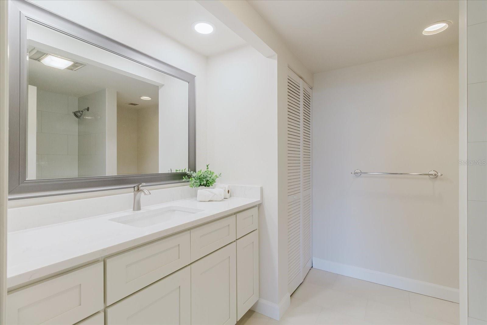 Image 20 of 46 For 6 Belleview Boulevard 706