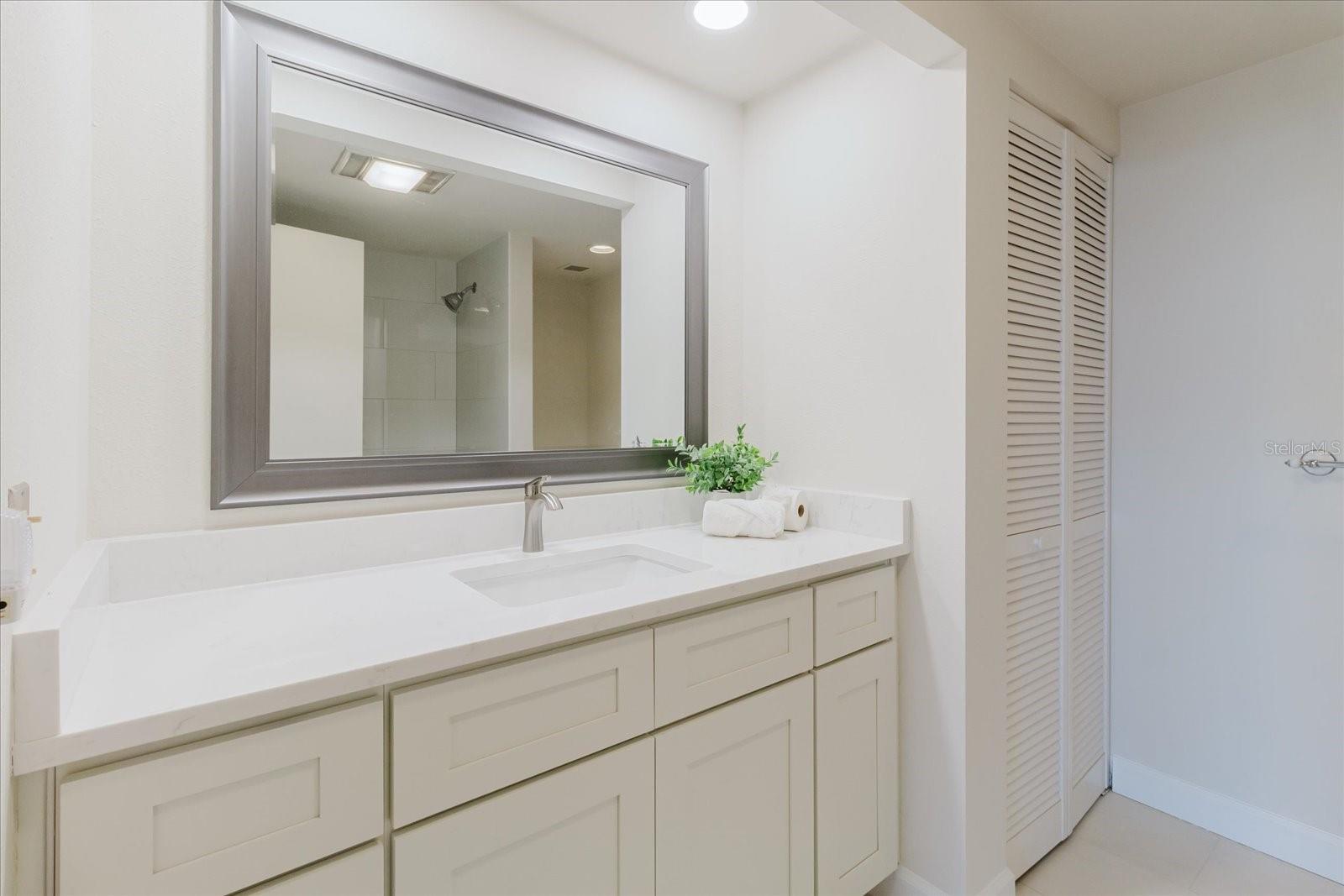 Image 22 of 46 For 6 Belleview Boulevard 706