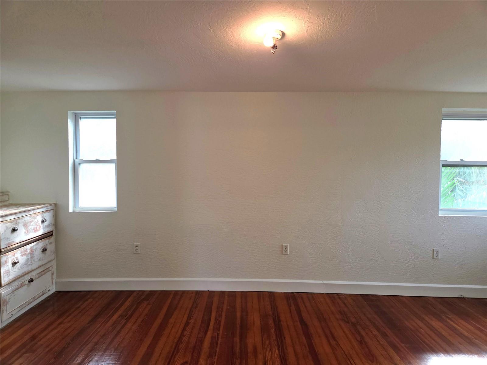 Listing photo id 10 for 2808 56th Street S Upper