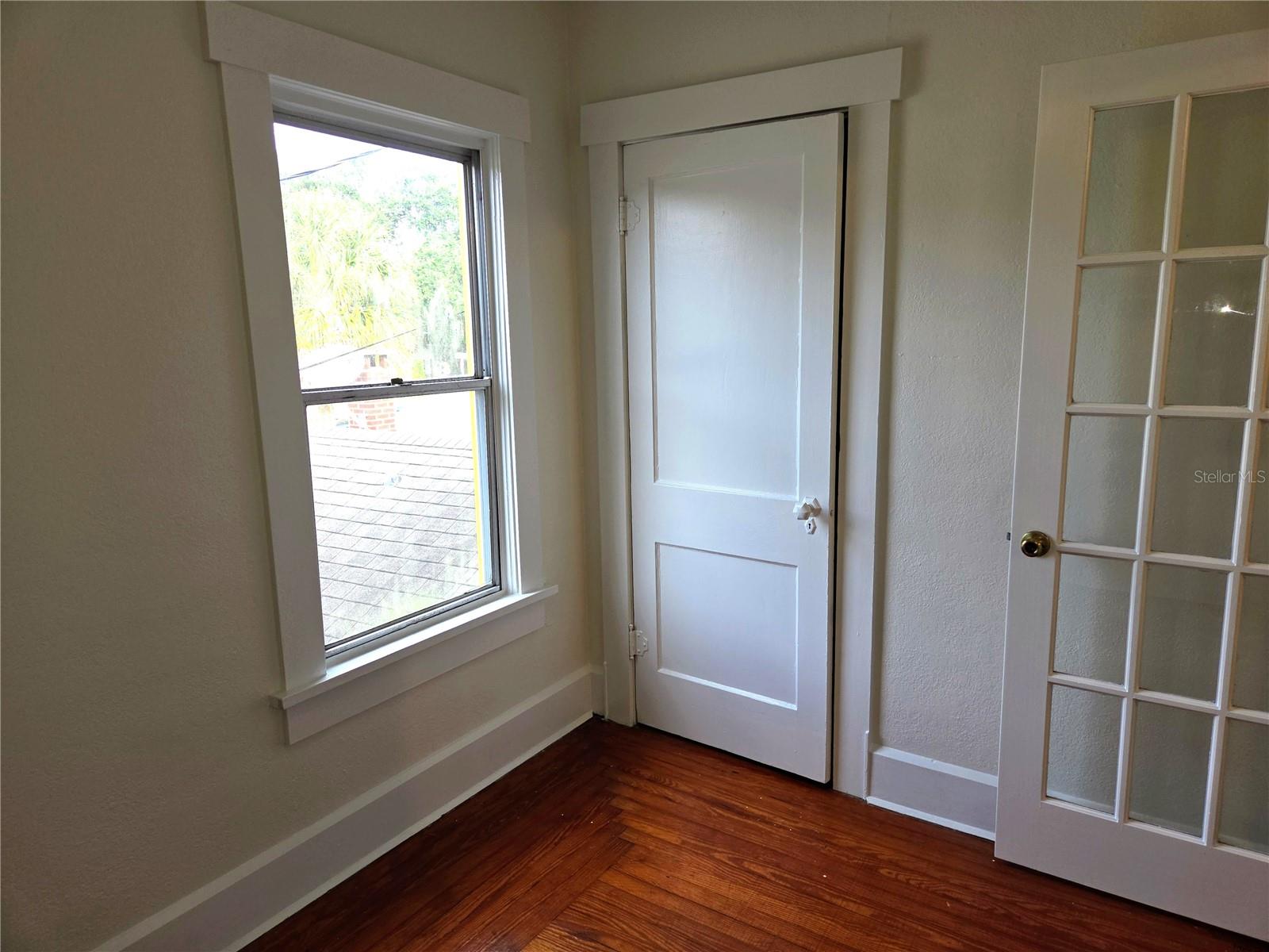 Listing photo id 17 for 2808 56th Street S Upper