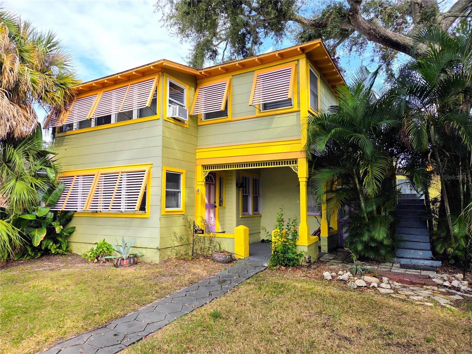 Listing photo id 0 for 2808 56th Street S Upper