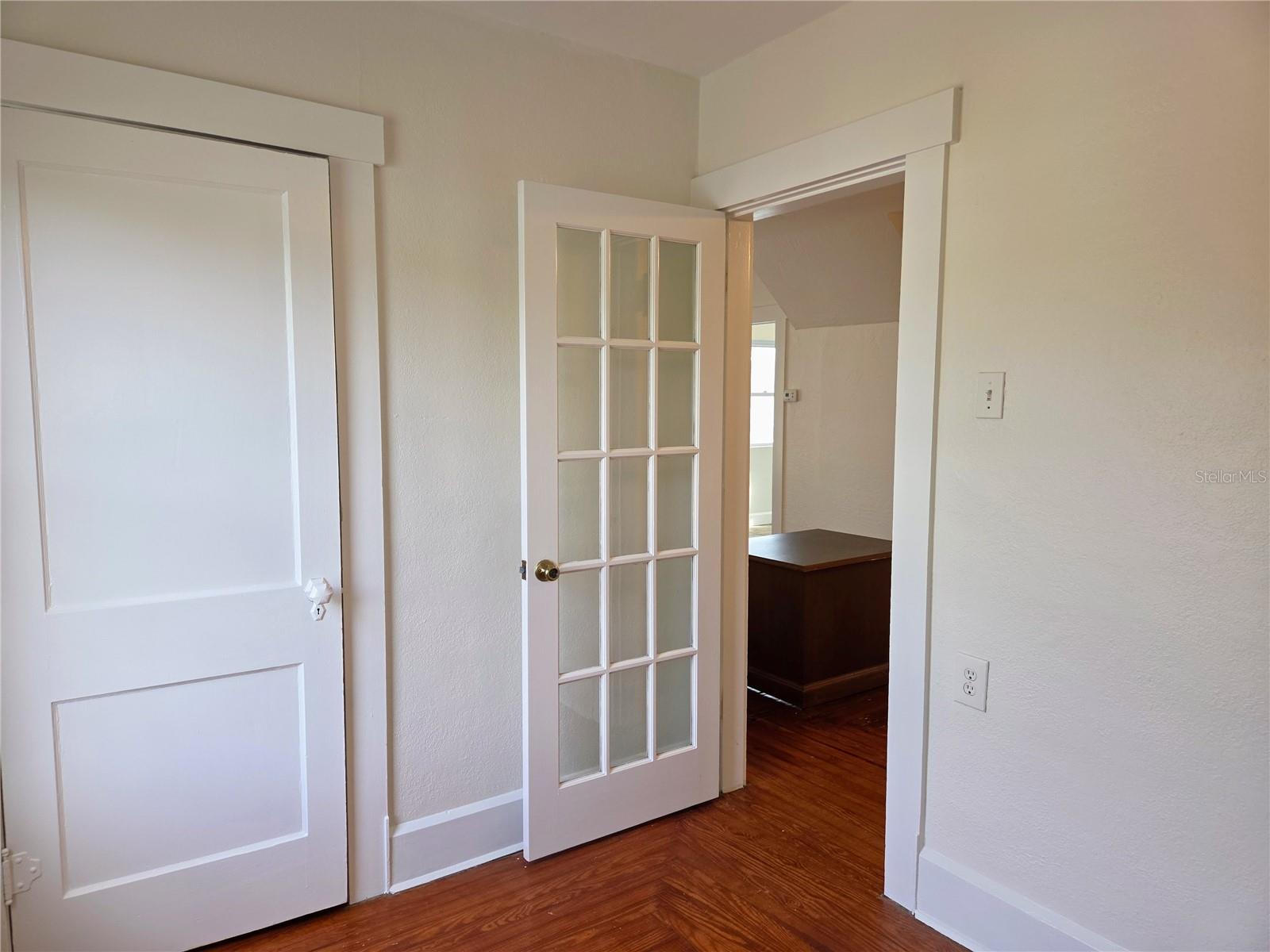 Listing photo id 18 for 2808 56th Street S Upper