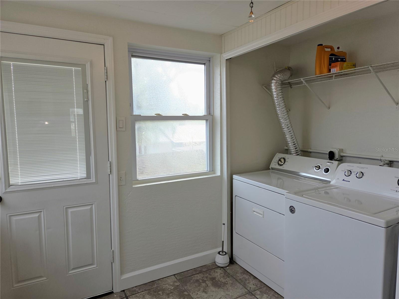 Listing photo id 23 for 2808 56th Street S Upper