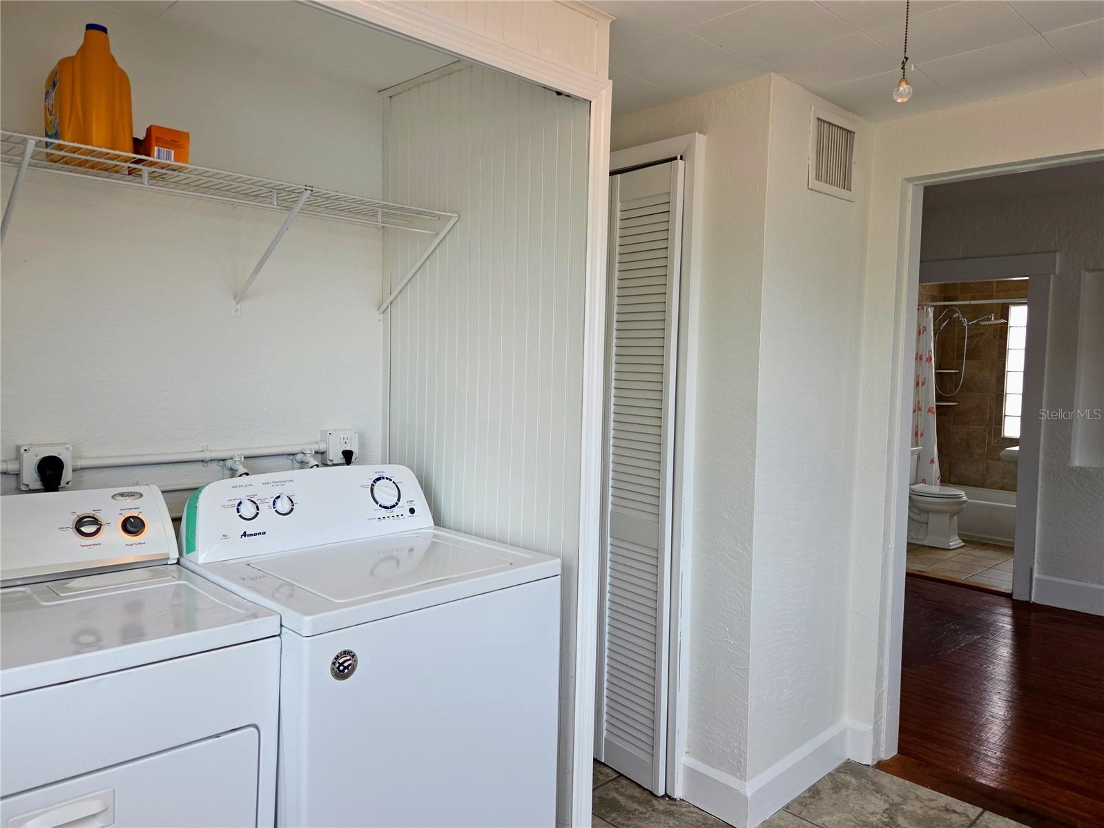 Listing photo id 24 for 2808 56th Street S Upper