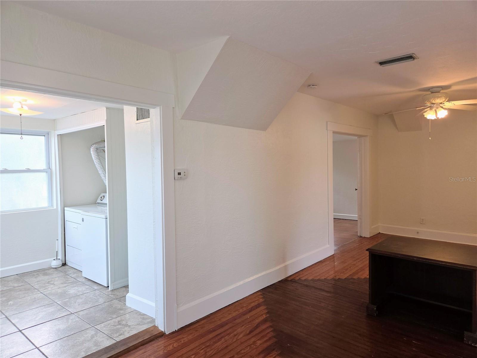 Listing photo id 3 for 2808 56th Street S Upper