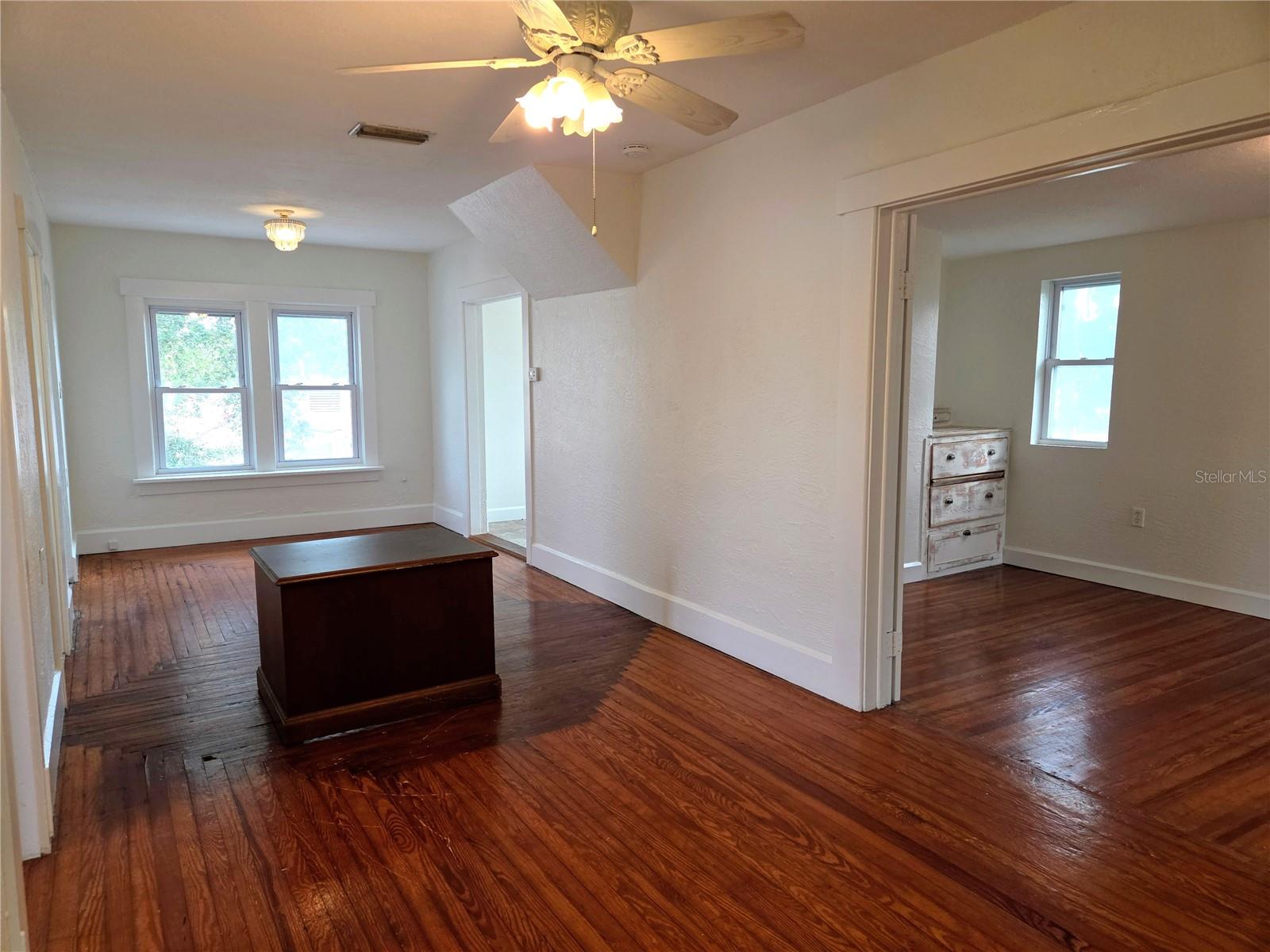 Listing photo id 4 for 2808 56th Street S Upper