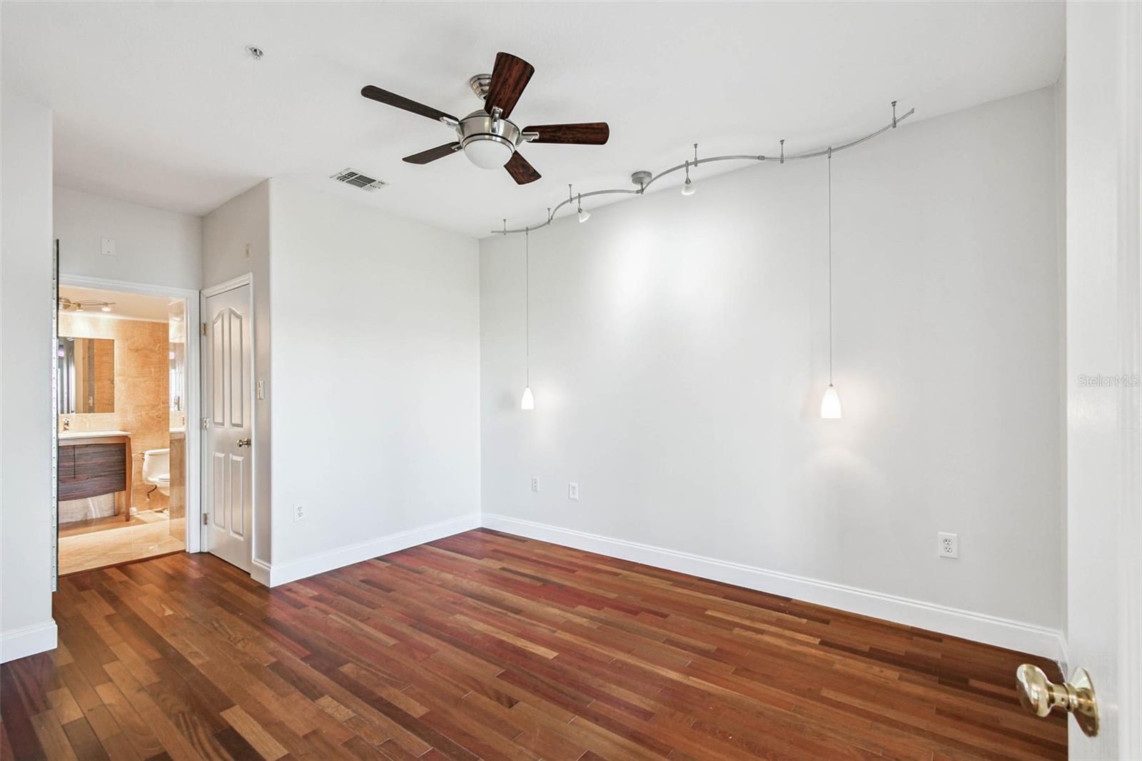 Image 26 of 94 For 5000 Culbreath Key Way 9-318