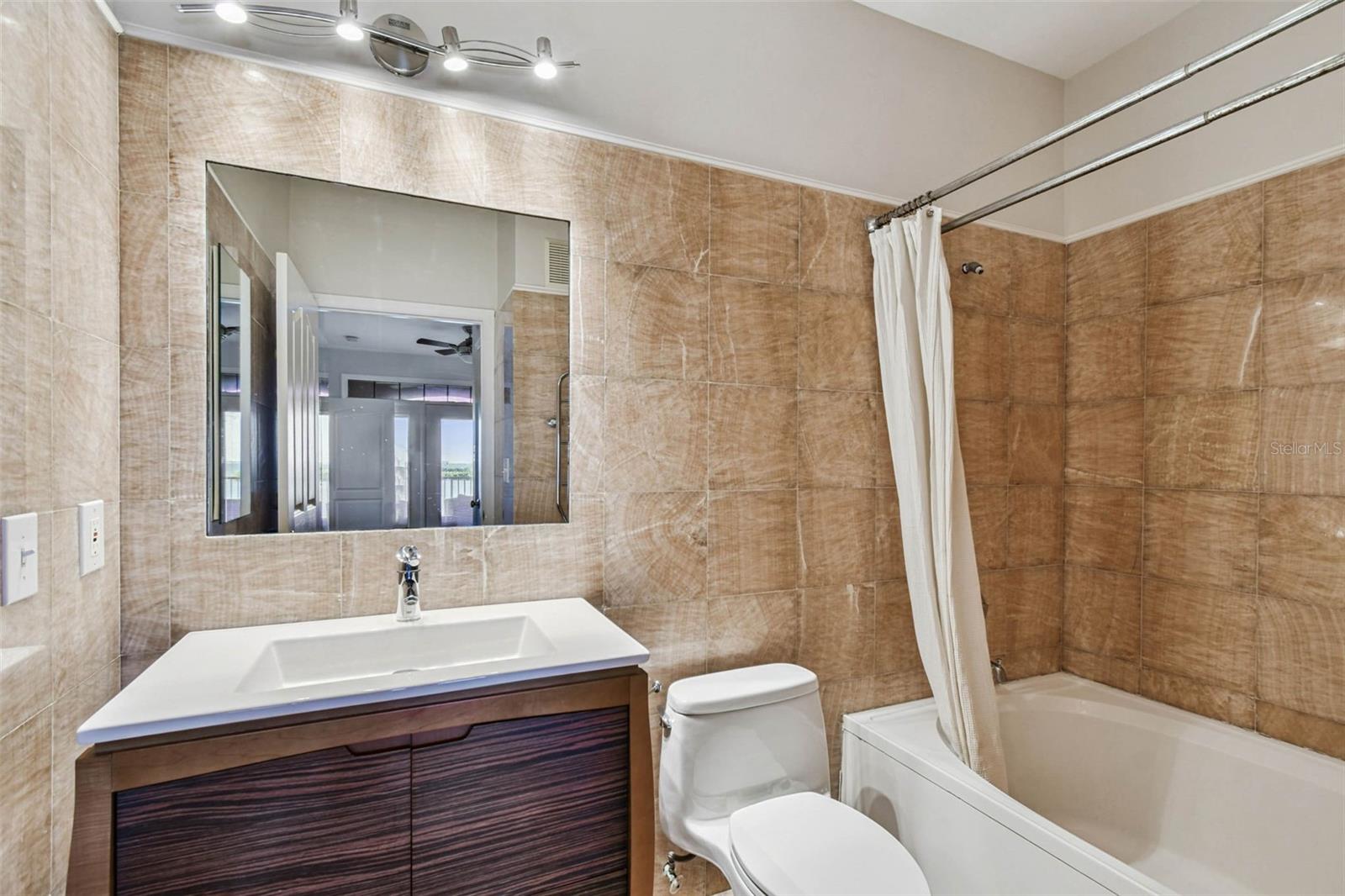 Image 30 of 94 For 5000 Culbreath Key Way 9-318