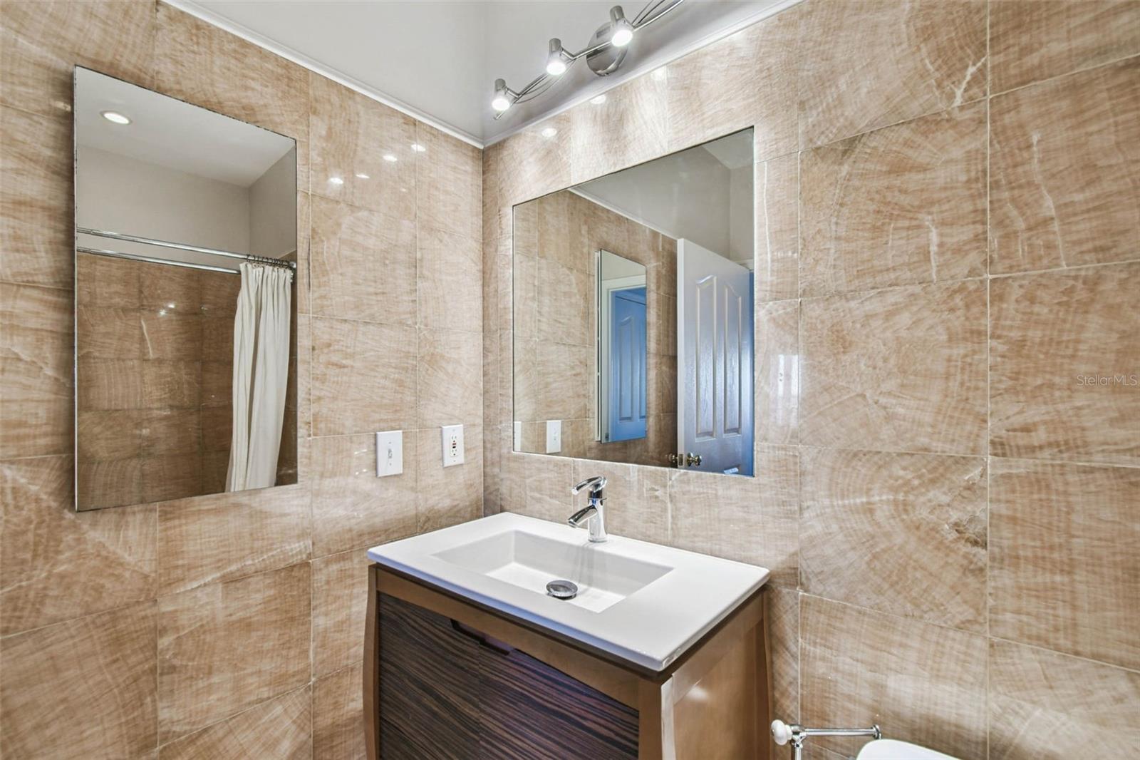 Image 32 of 94 For 5000 Culbreath Key Way 9-318