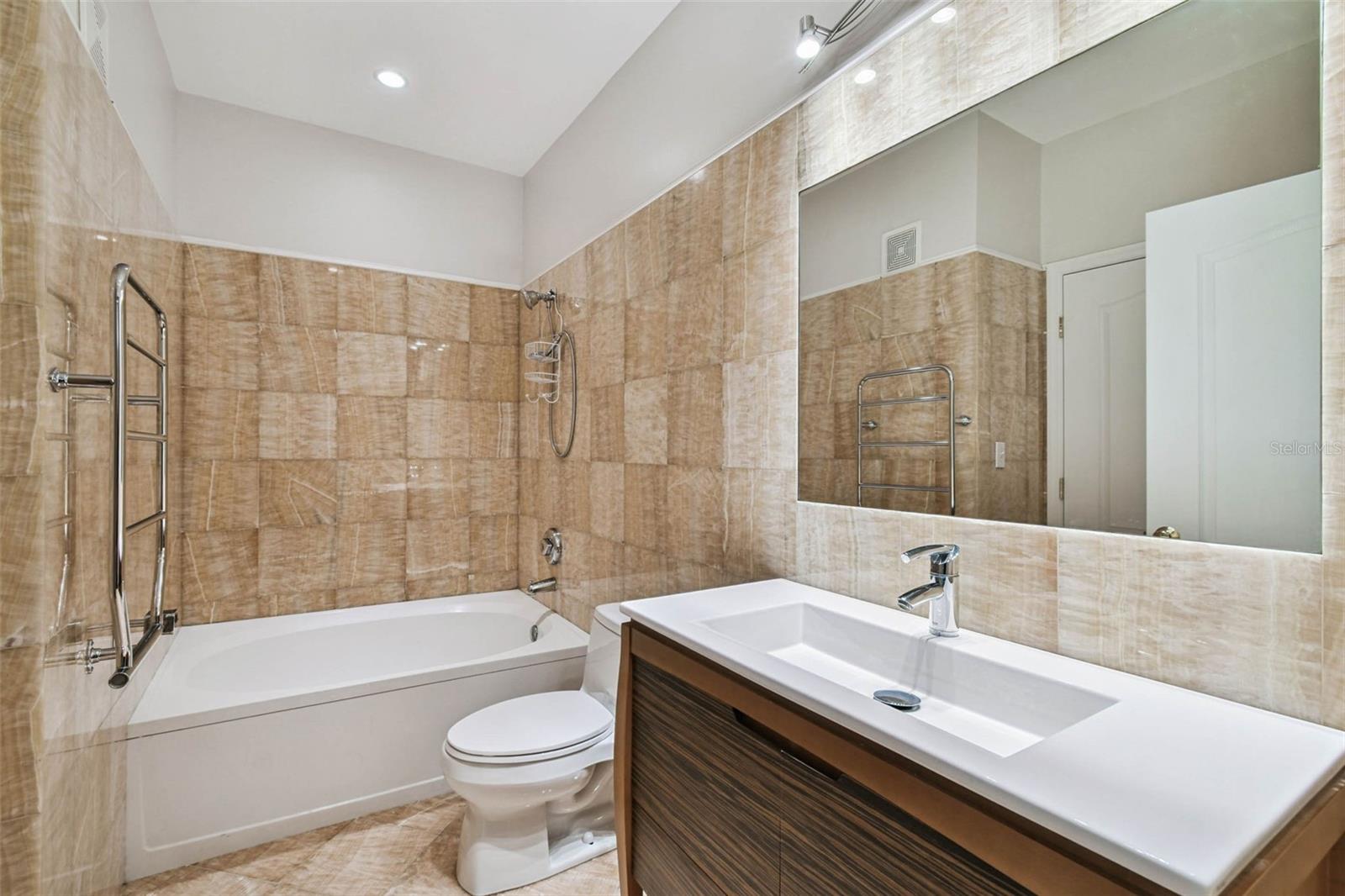 Image 38 of 94 For 5000 Culbreath Key Way 9-318