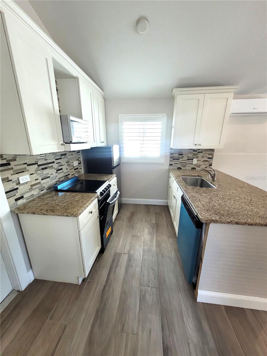 Image 11 of 12 For 12217 1-2 Sunshine Lane