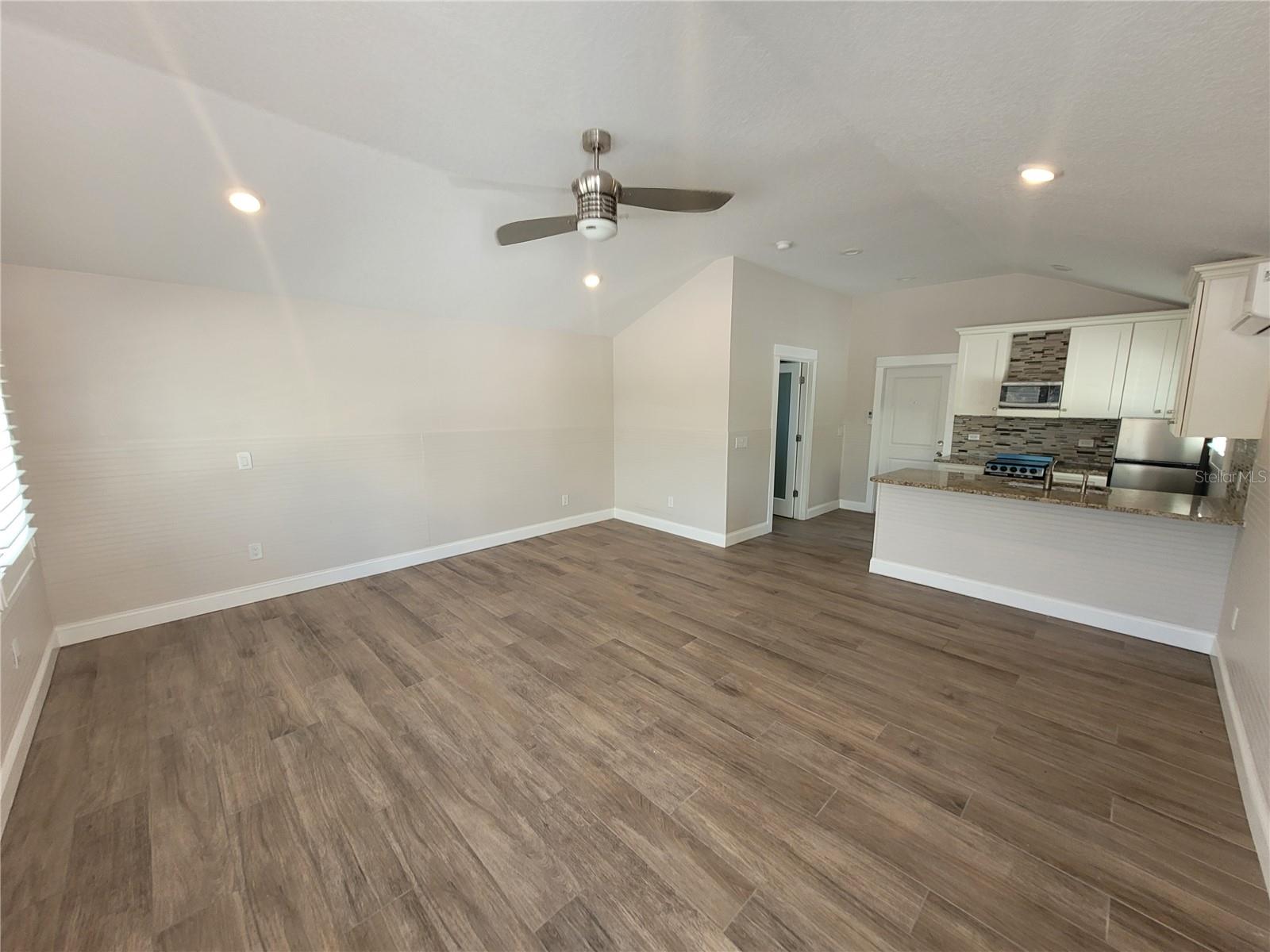 Image 5 of 12 For 12217 1-2 Sunshine Lane