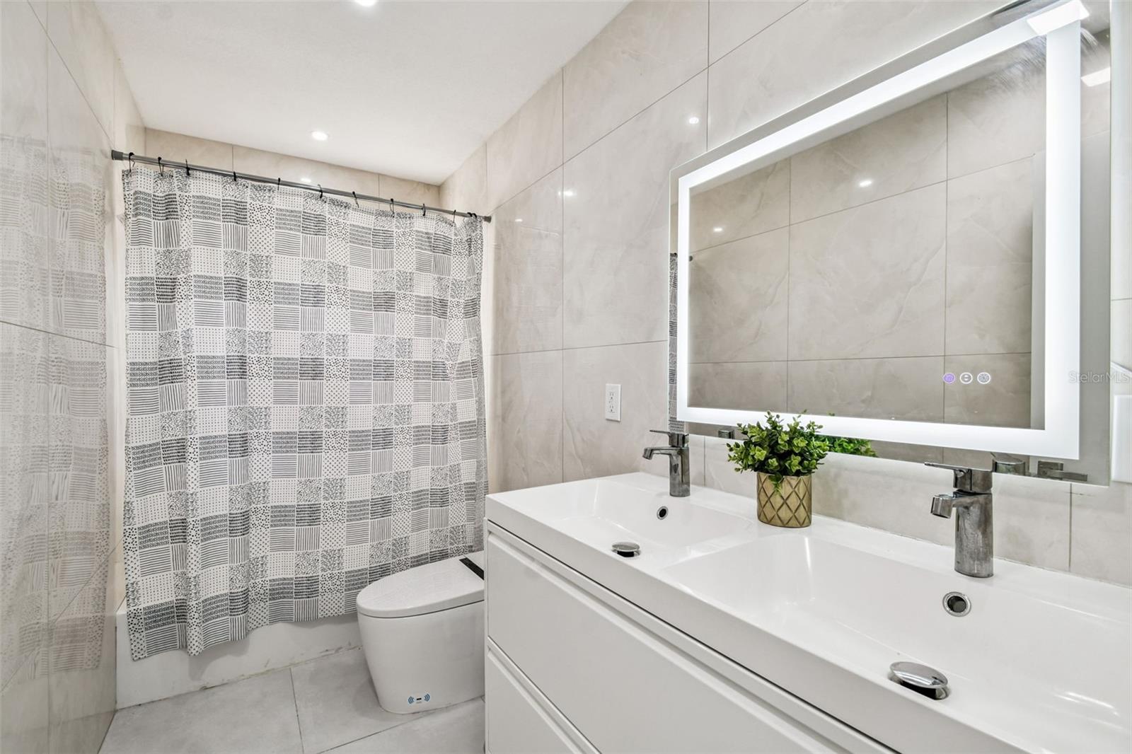 Image 14 of 38 For 7204 Branchwood Court