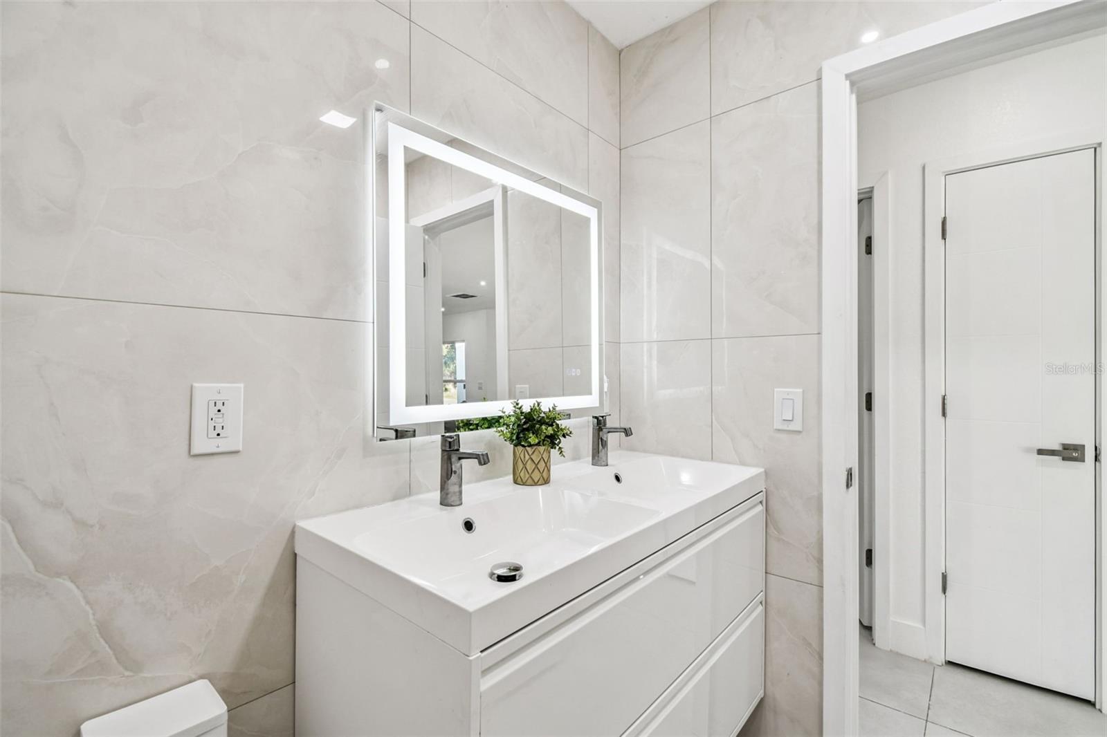 Image 16 of 38 For 7204 Branchwood Court