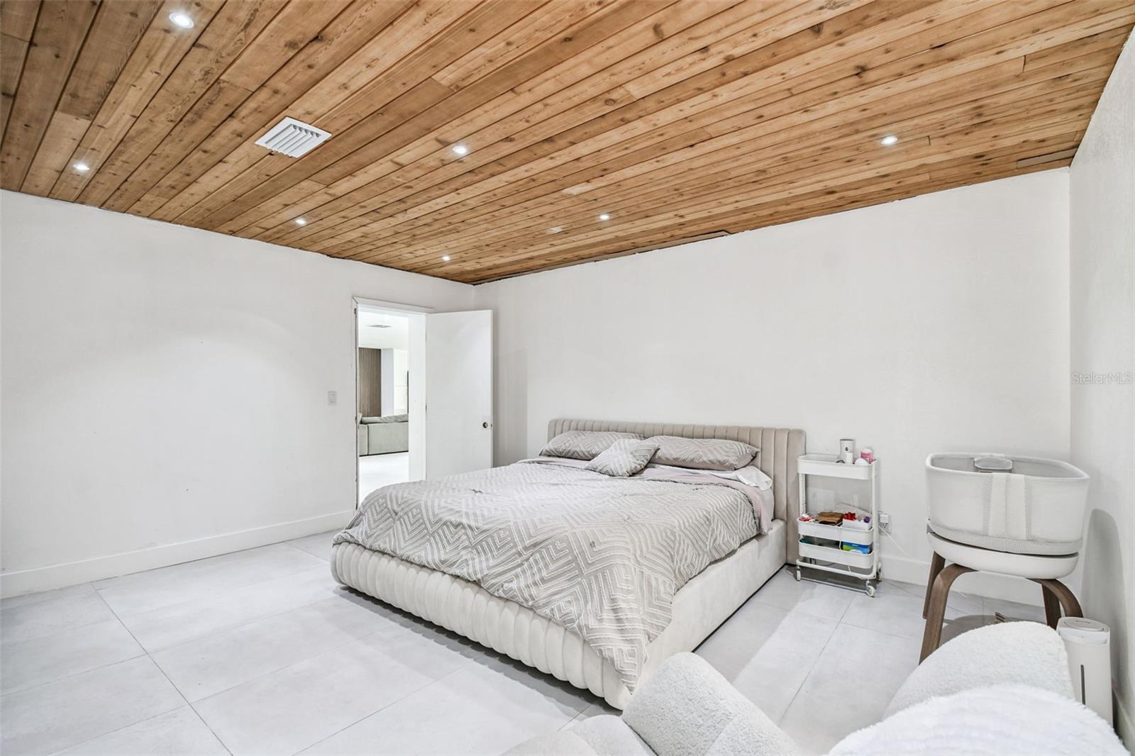 Image 18 of 38 For 7204 Branchwood Court