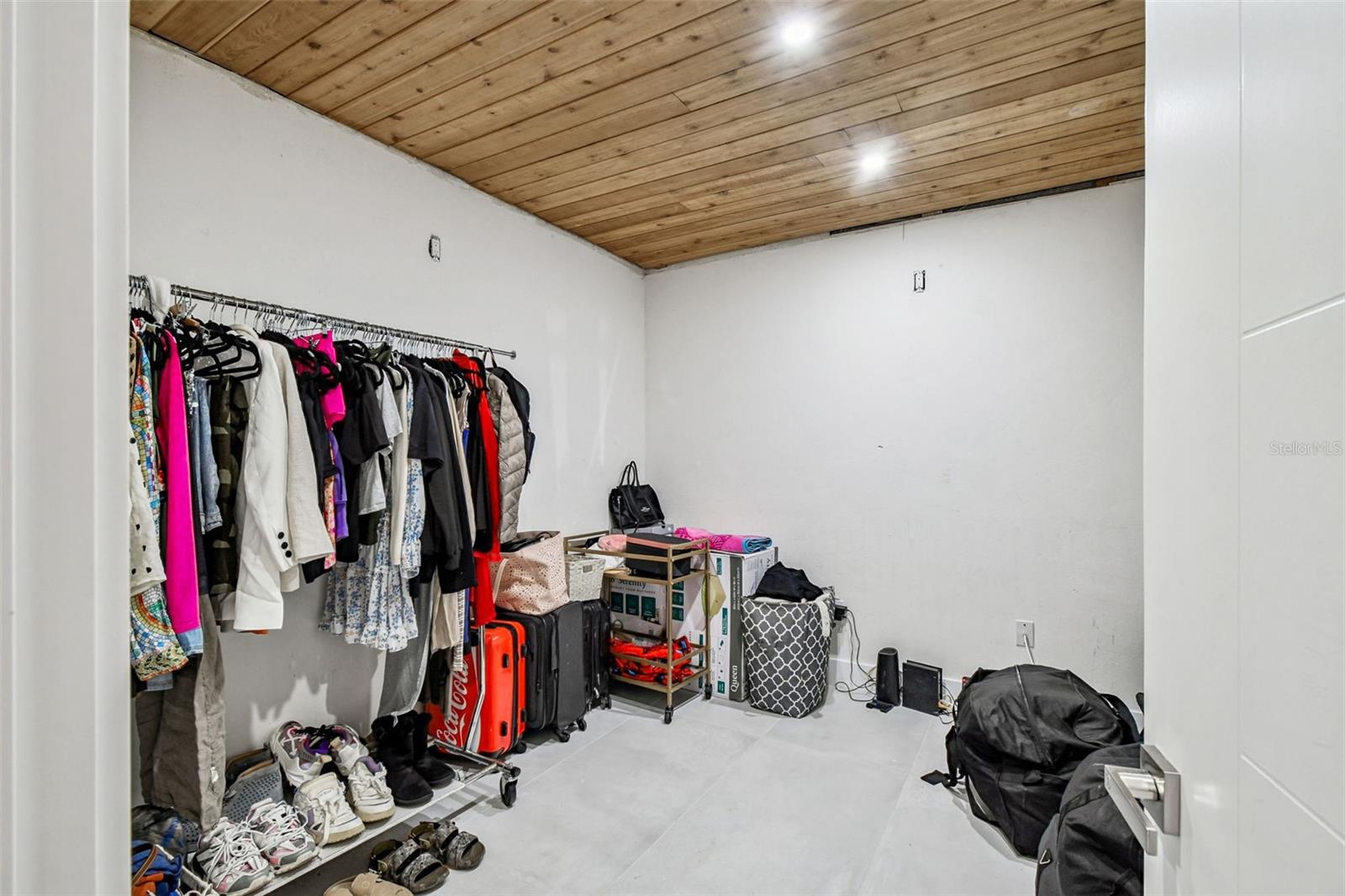 Image 19 of 38 For 7204 Branchwood Court