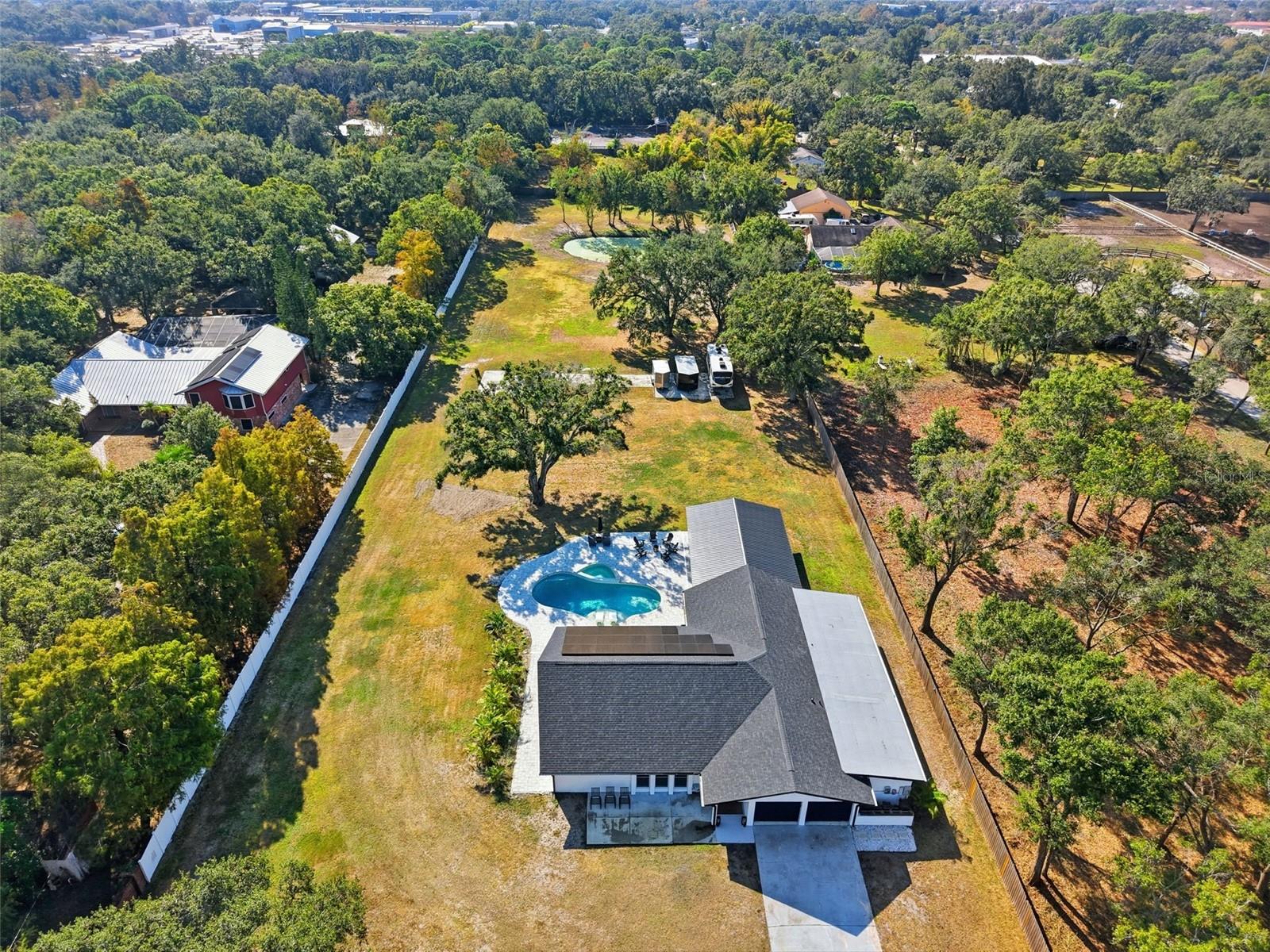 Listing photo id 69 for 6370 90th Avenue