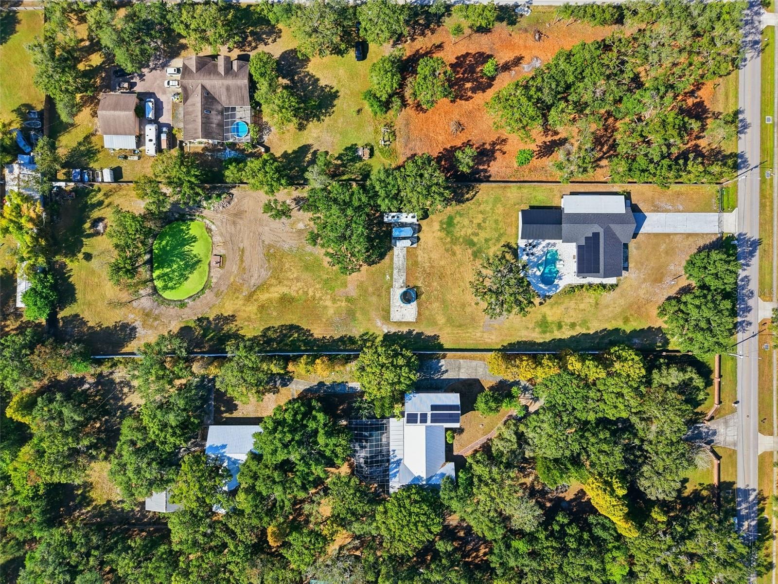 Listing photo id 73 for 6370 90th Avenue