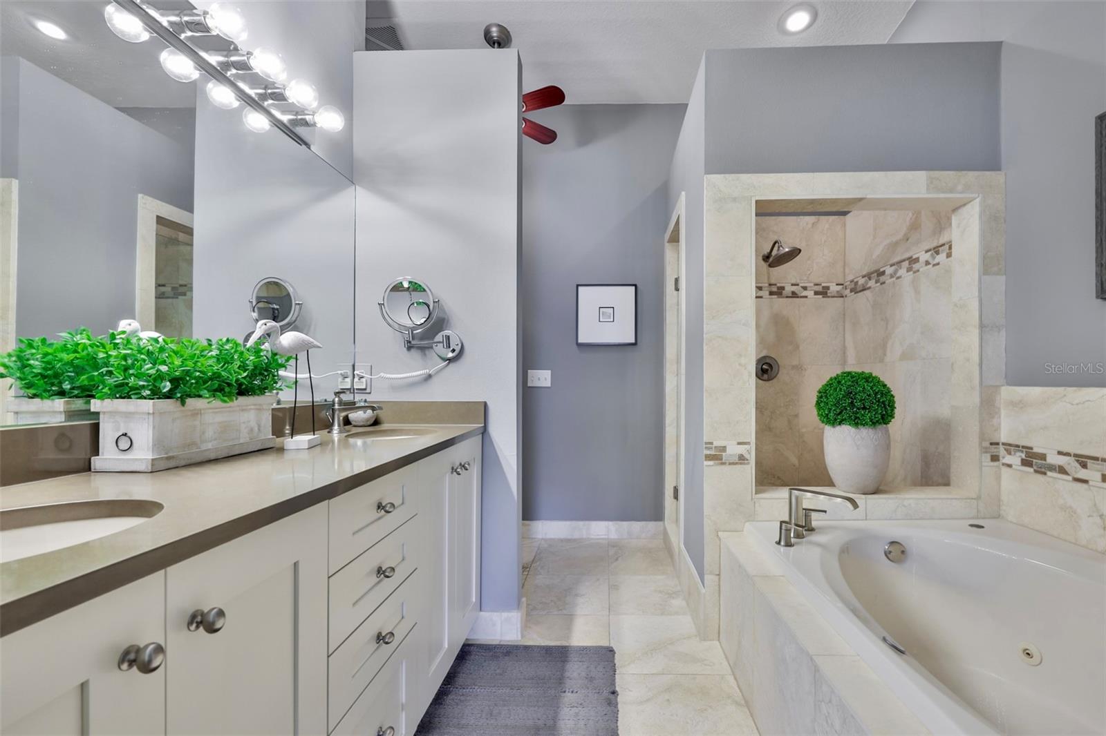 Image 19 of 42 For 1117 Pinellas Bayway S 305