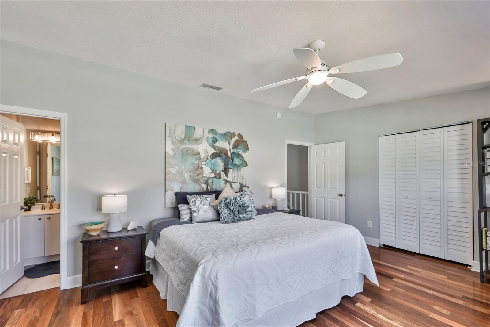 Image 23 of 42 For 1117 Pinellas Bayway S 305