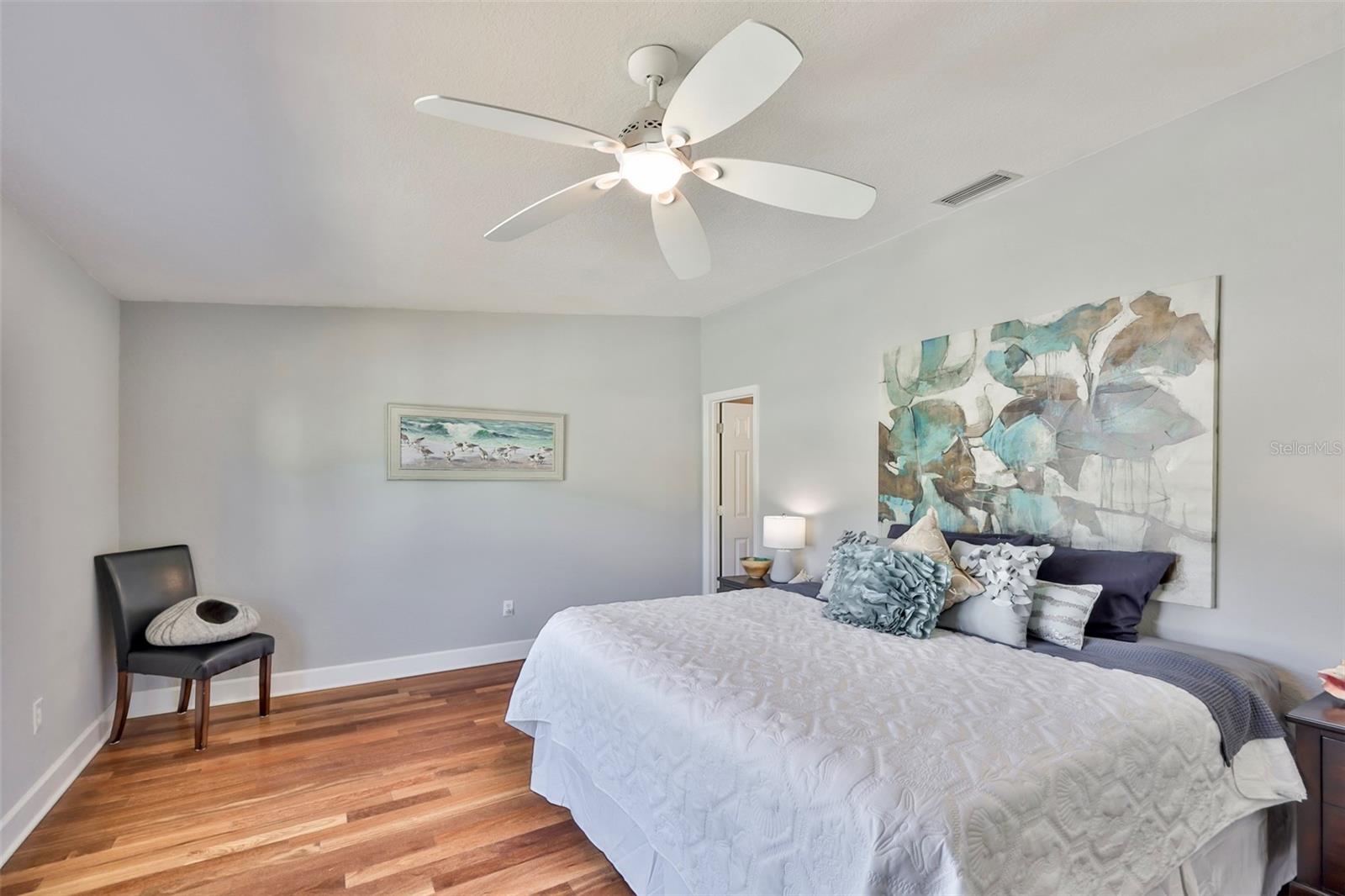 Image 25 of 42 For 1117 Pinellas Bayway S 305