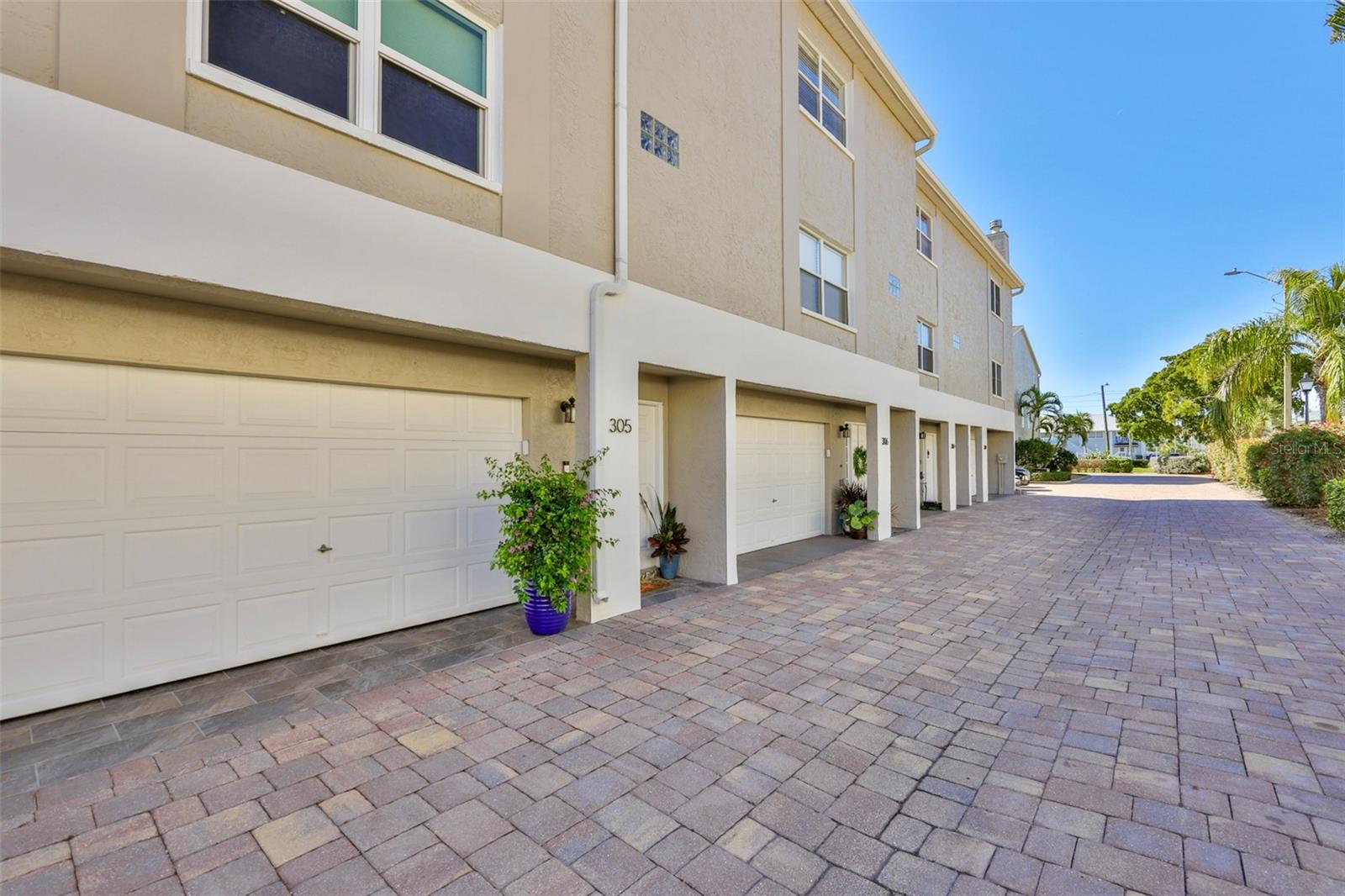 Image 31 of 42 For 1117 Pinellas Bayway S 305