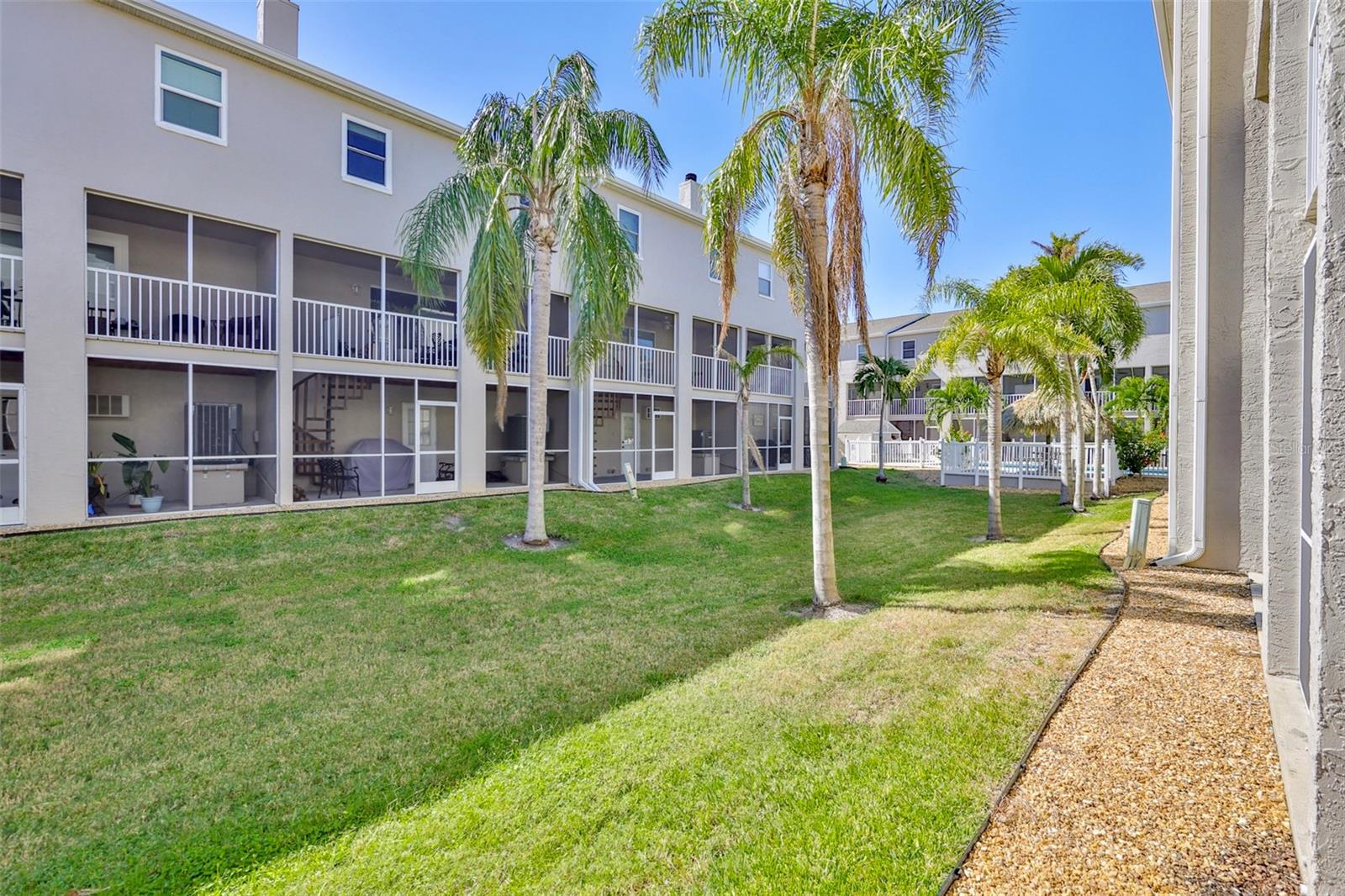 Image 33 of 42 For 1117 Pinellas Bayway S 305