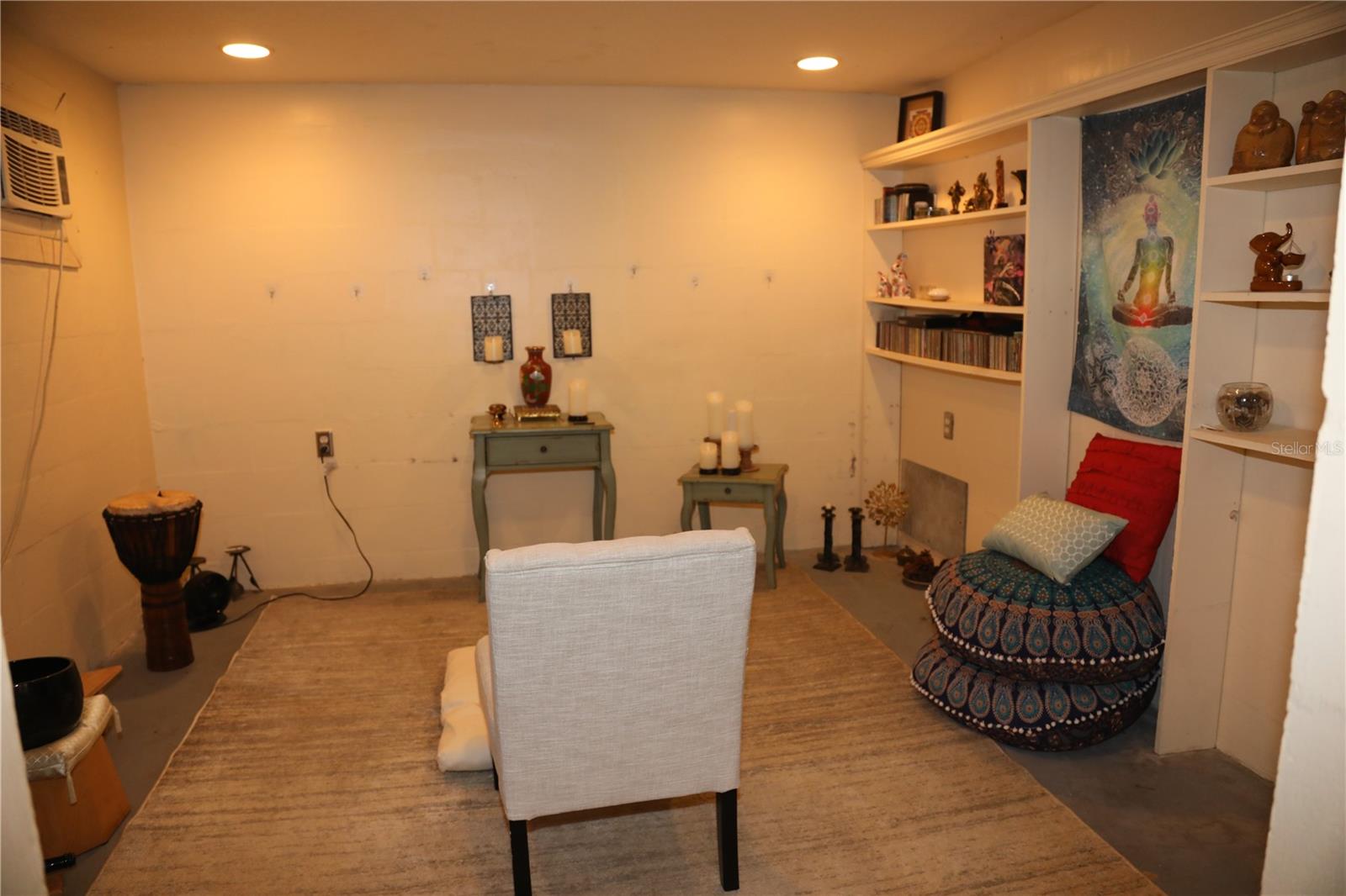 Listing photo id 10 for 8410 Mitchell Avenue