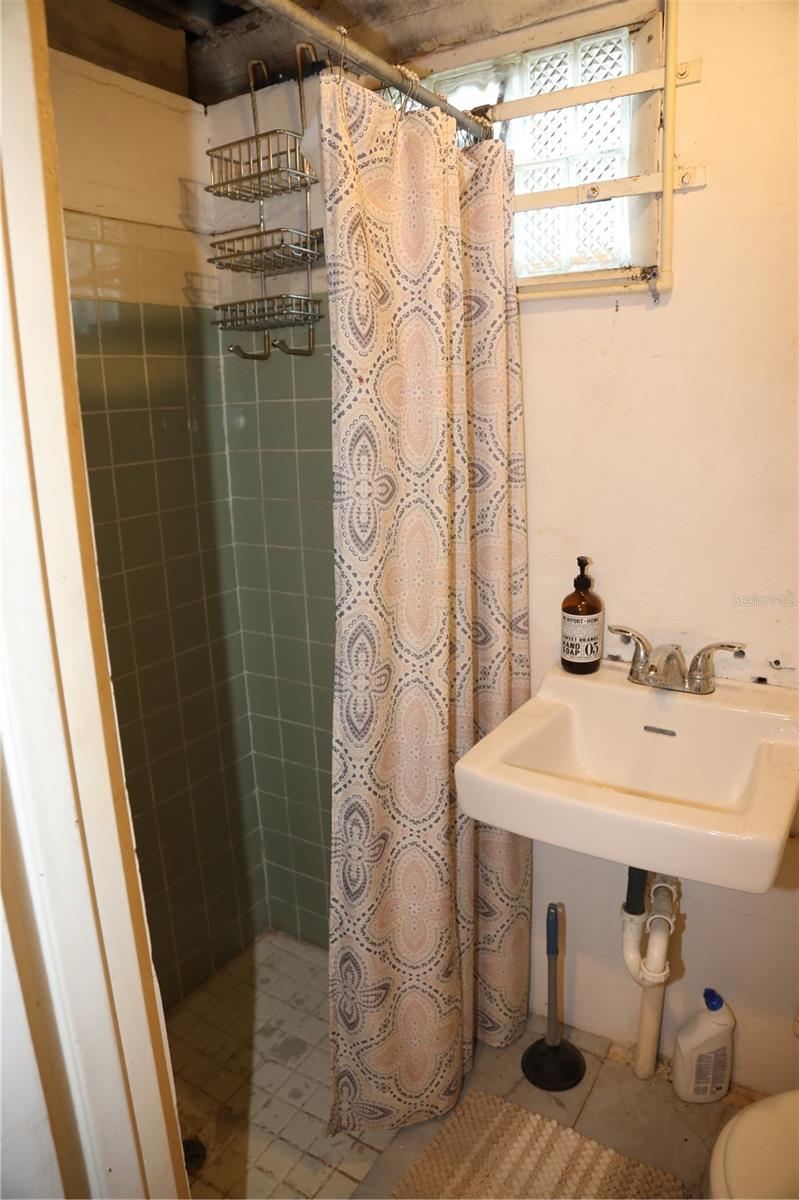 Listing photo id 11 for 8410 Mitchell Avenue