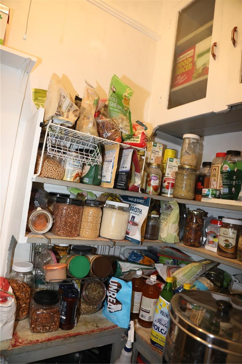 Listing photo id 16 for 8410 Mitchell Avenue