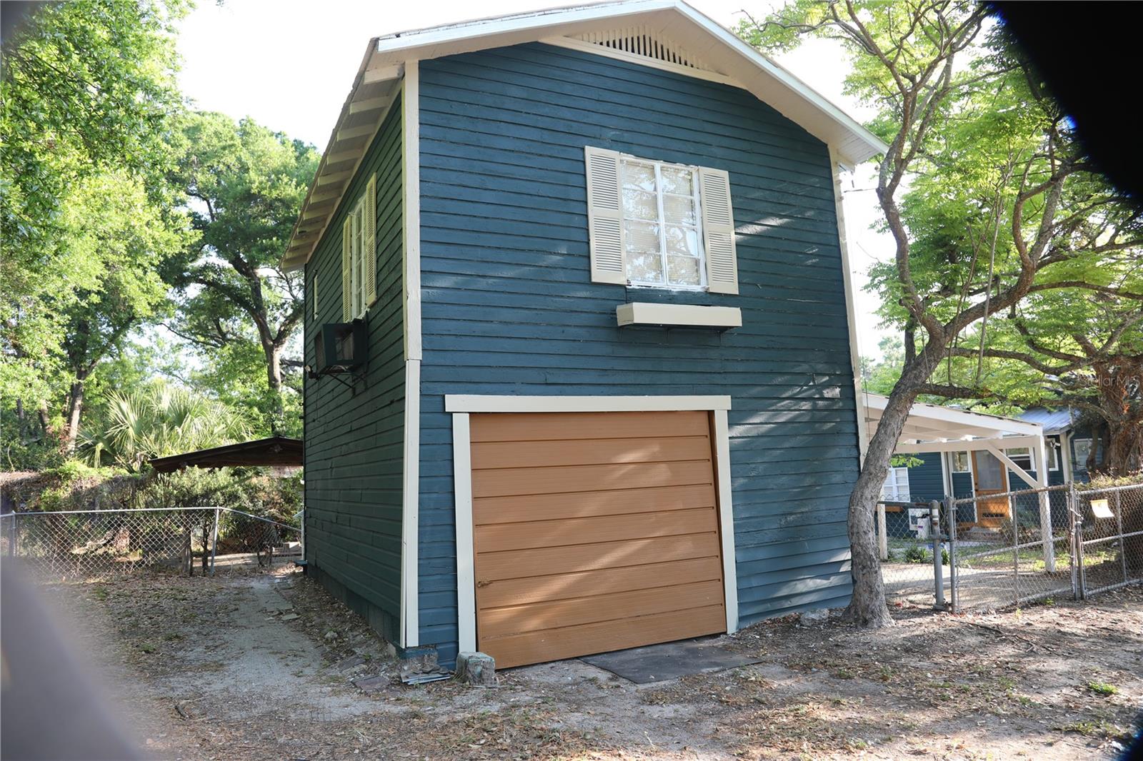 Listing photo id 18 for 8410 Mitchell Avenue