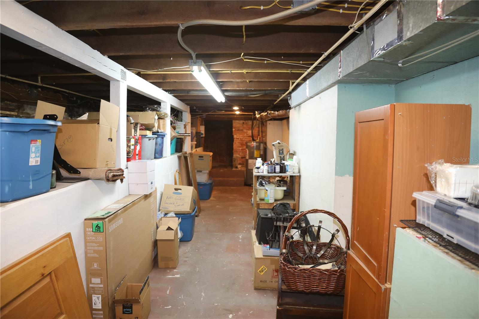 Listing photo id 5 for 8410 Mitchell Avenue