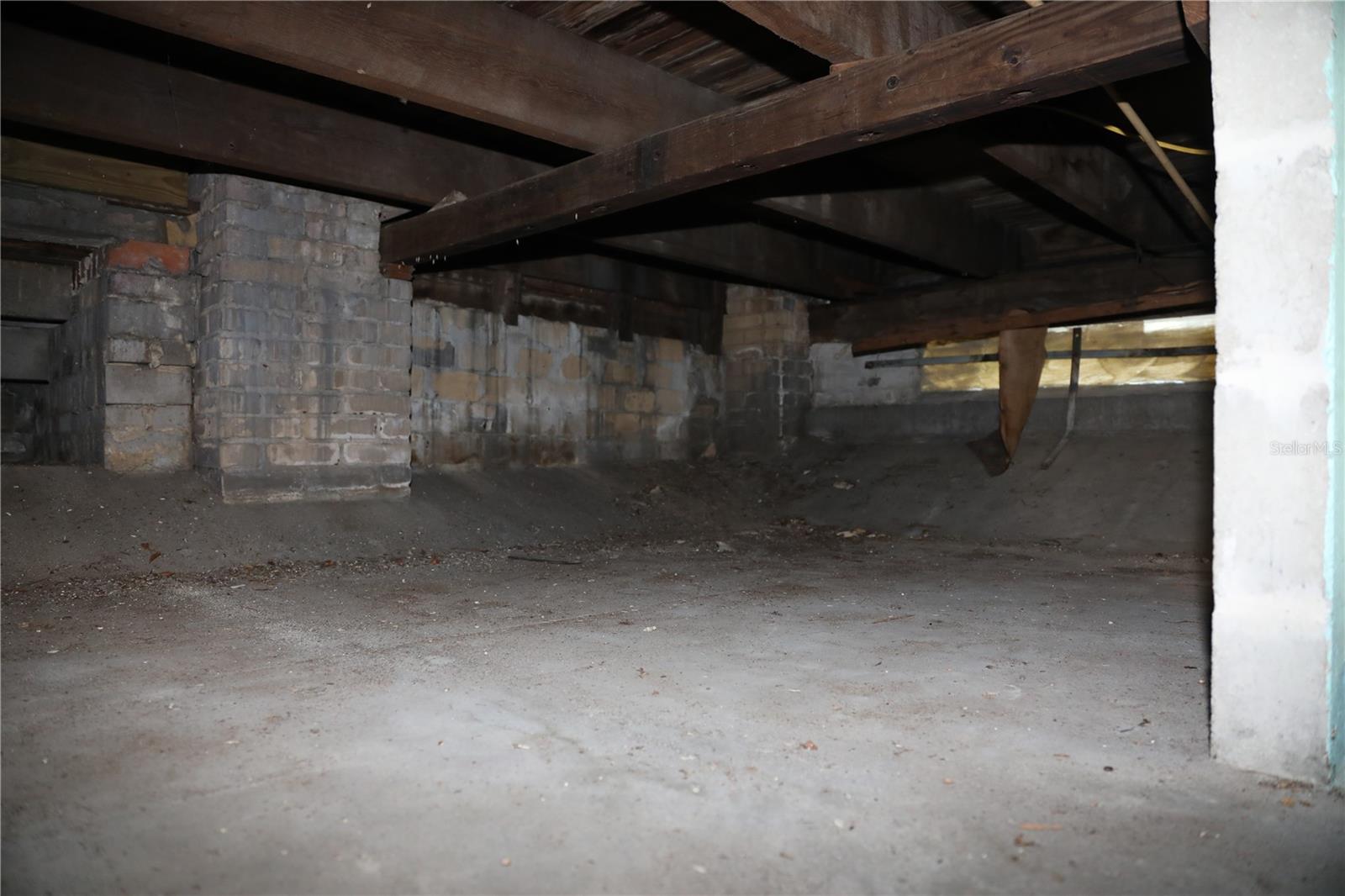 Listing photo id 7 for 8410 Mitchell Avenue