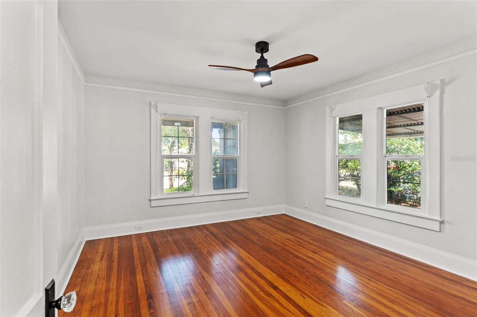 Image 10 of 54 For 407 Paris Street