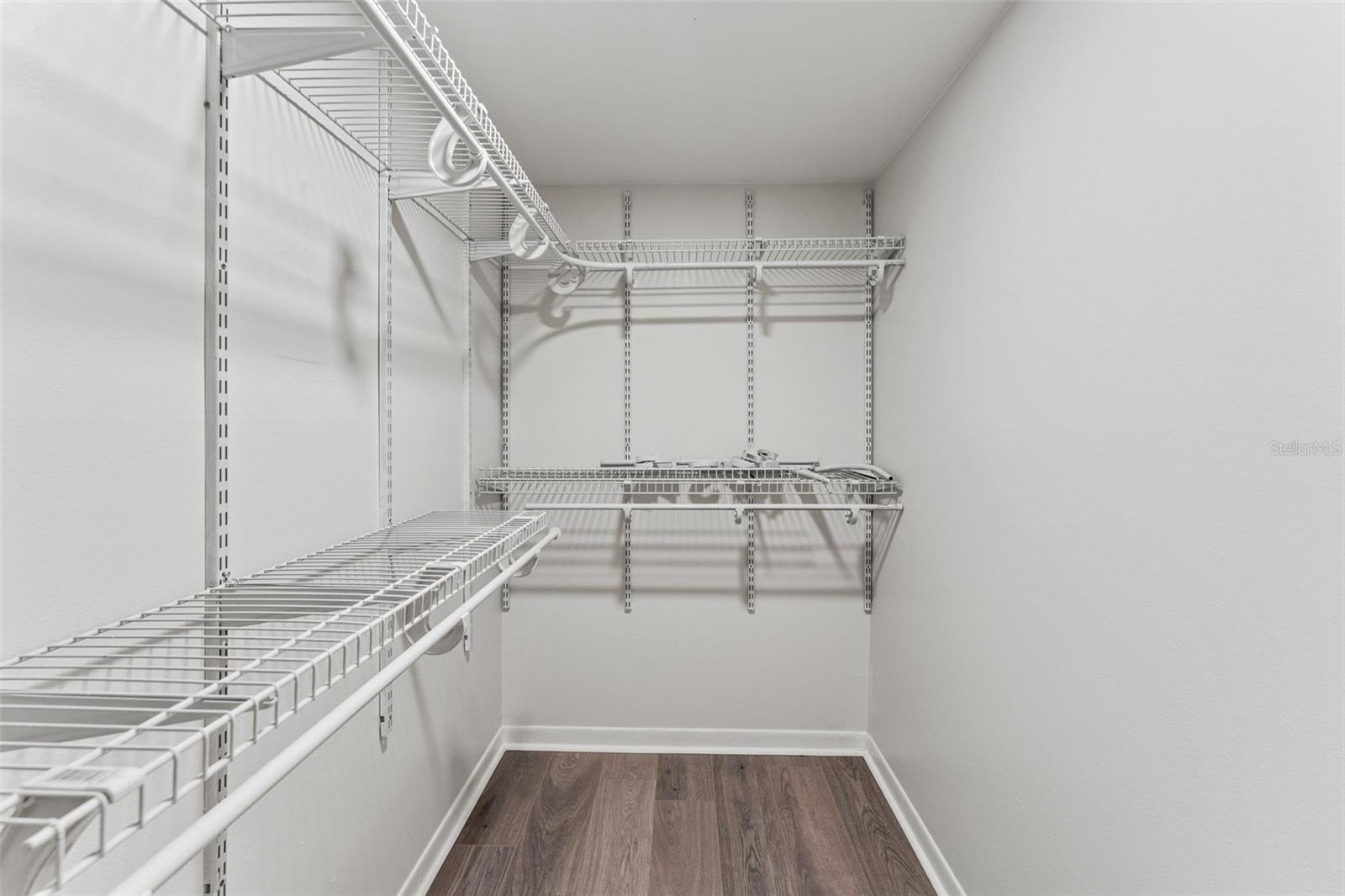 Image 19 of 54 For 407 Paris Street